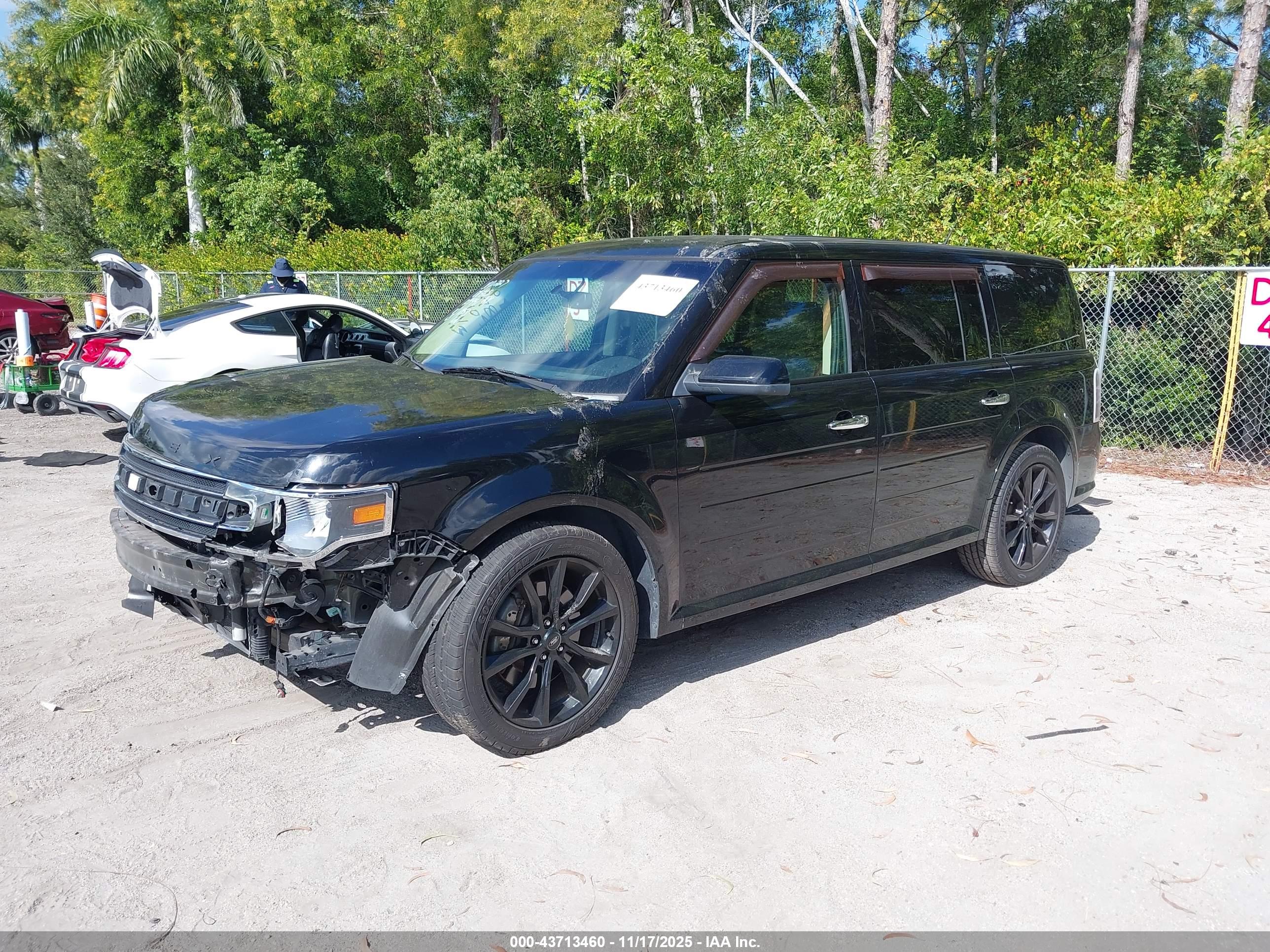 FORD FLEX image 2