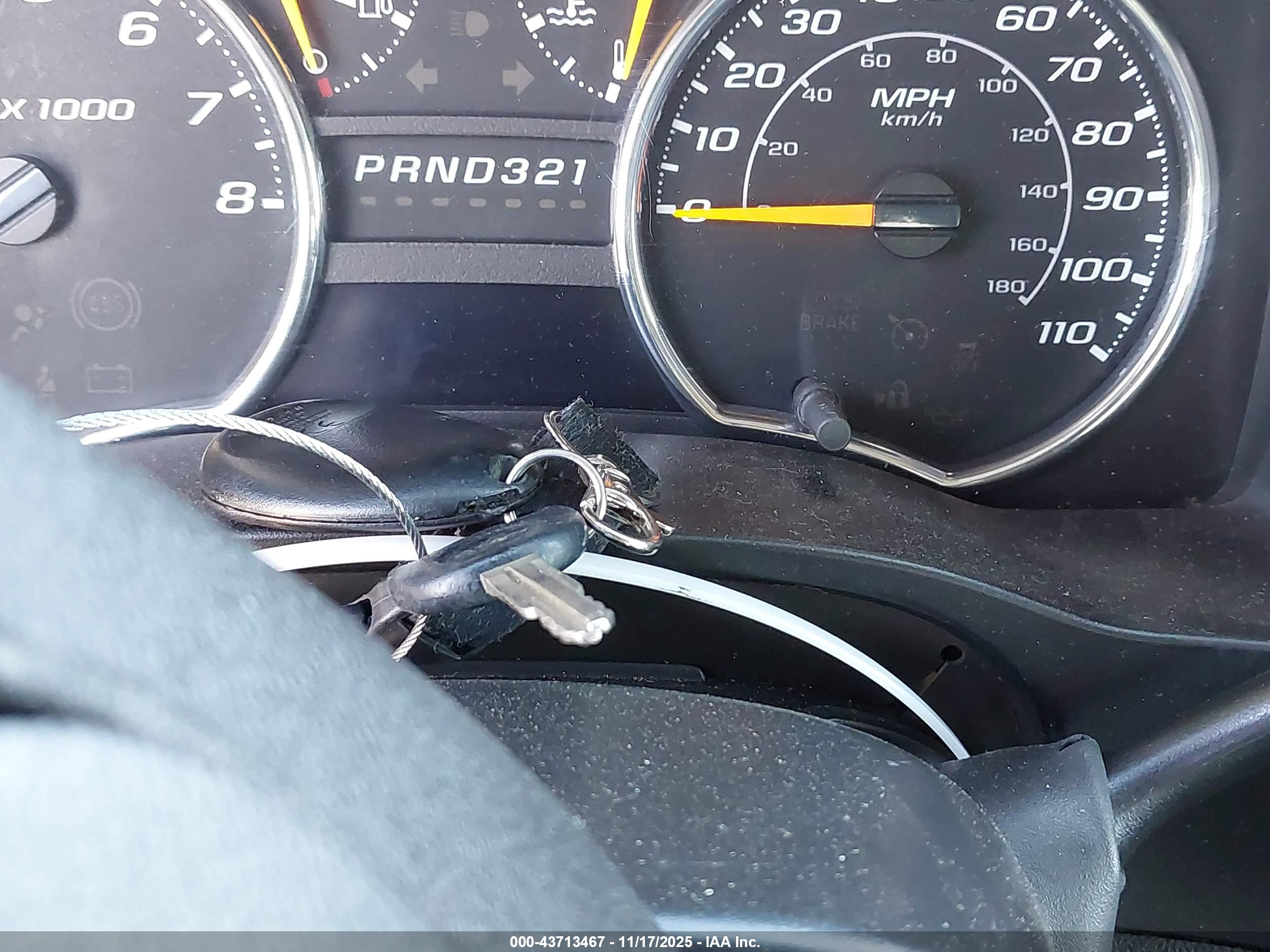 CHEVROLET COLORADO image 11