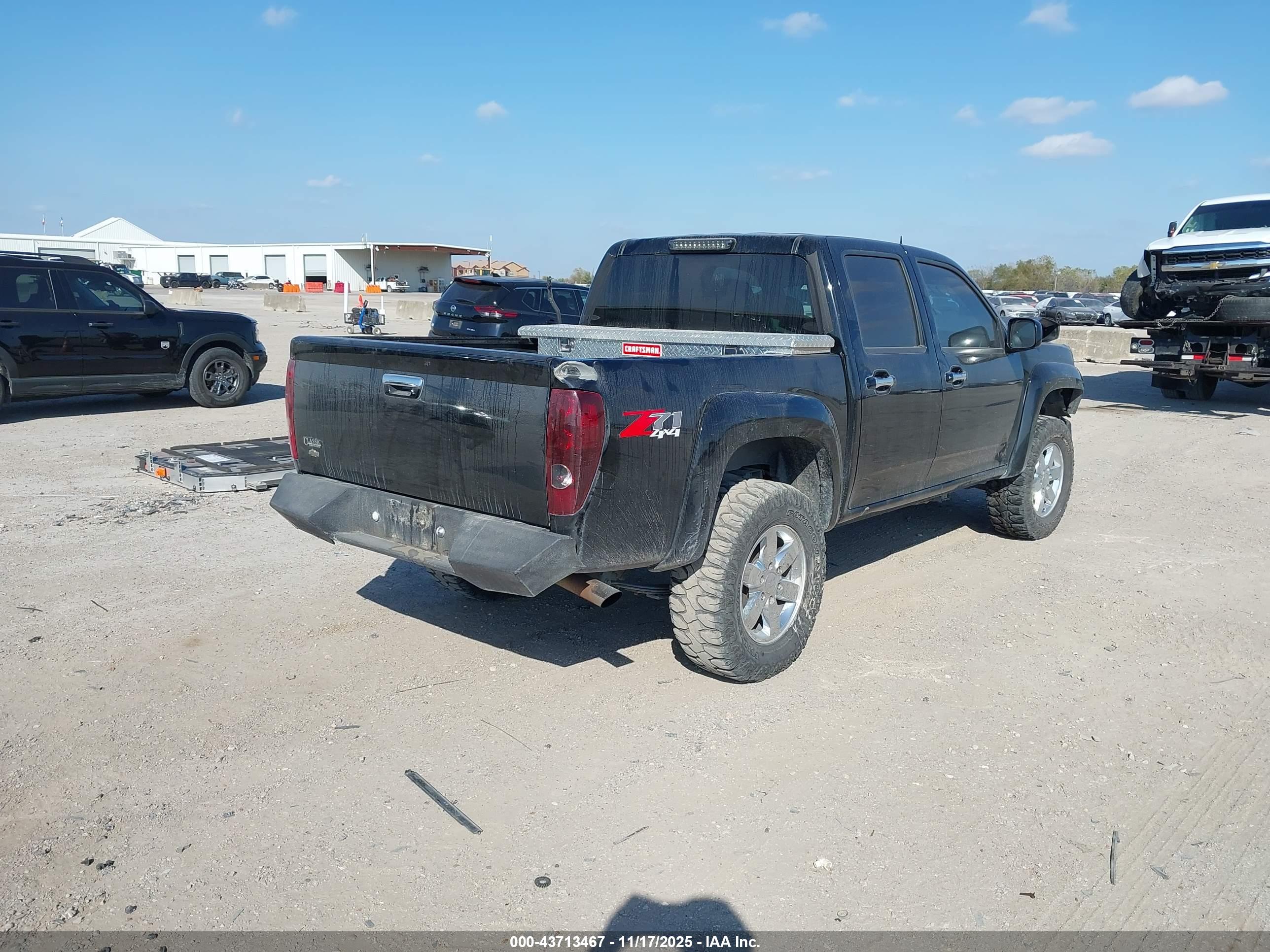 CHEVROLET COLORADO image 4
