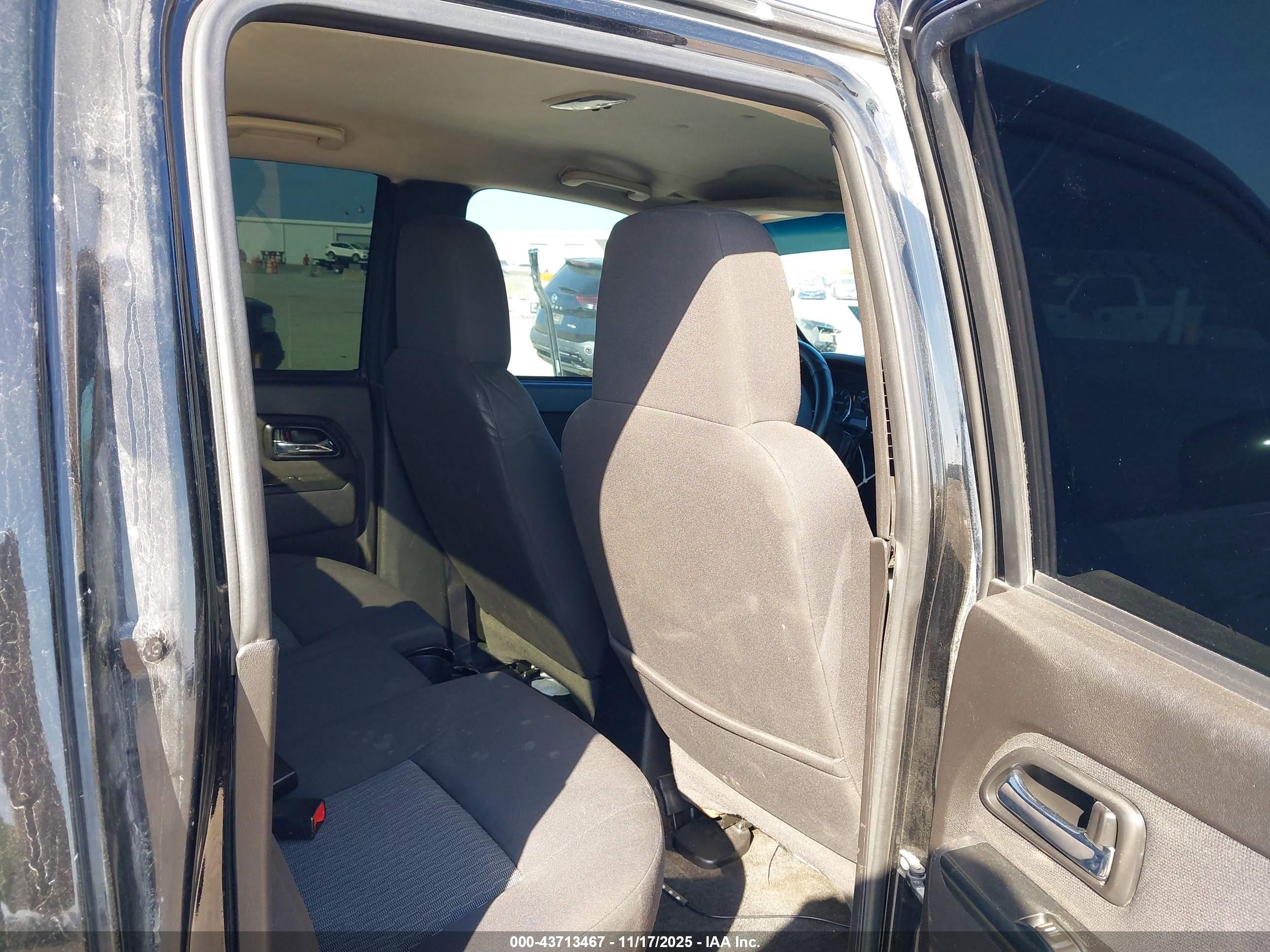CHEVROLET COLORADO image 8