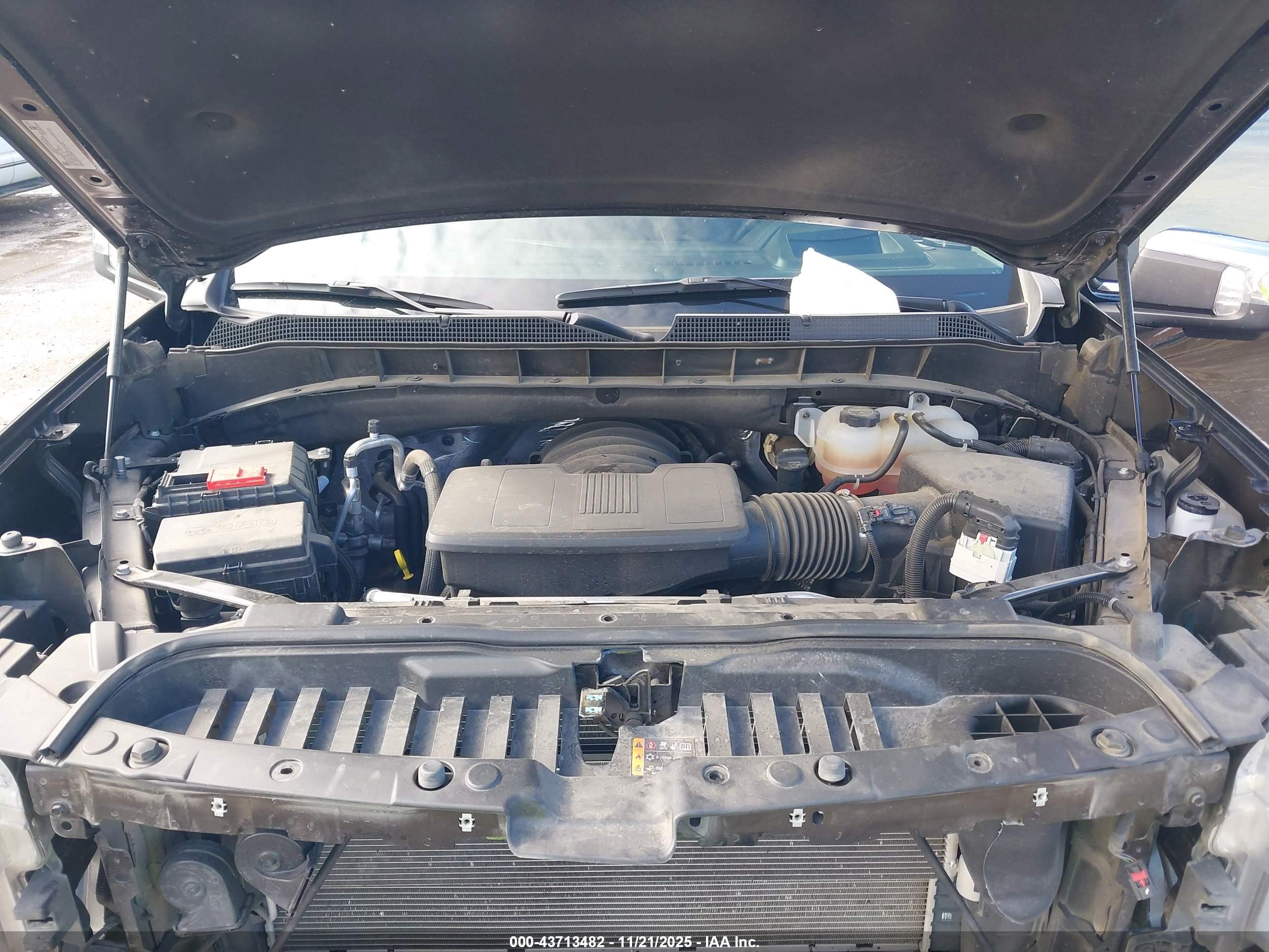 CHEVROLET SILVERADO image 10