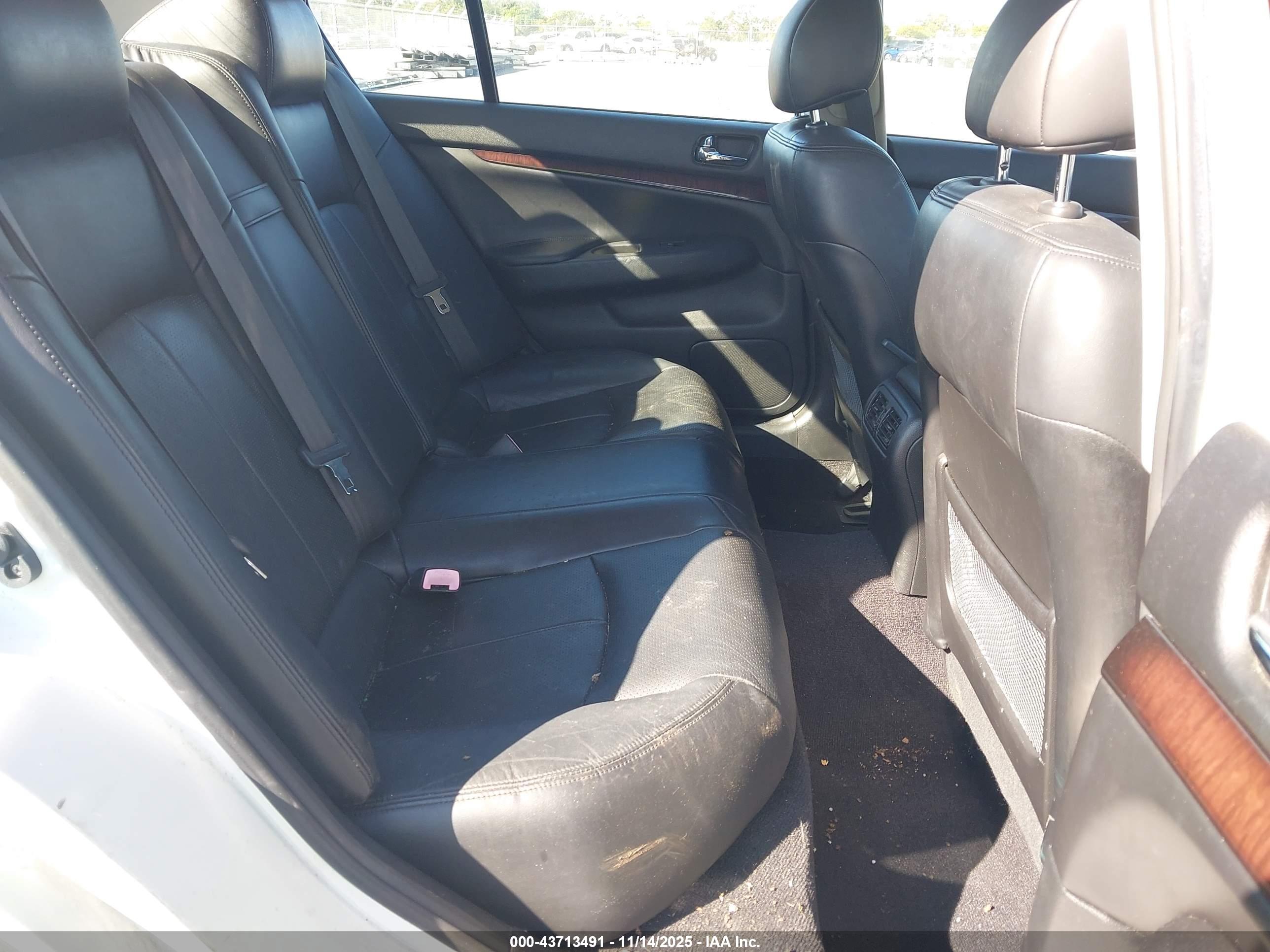INFINITI G37X image 8