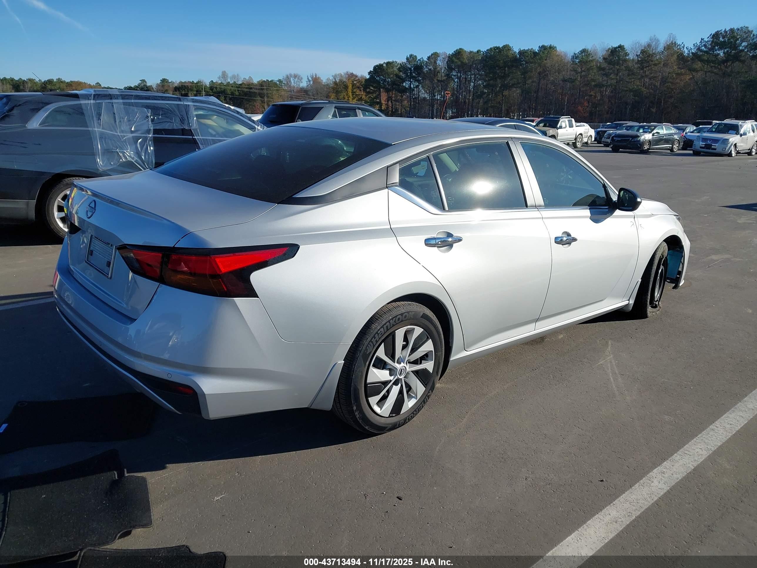 NISSAN ALTIMA image 4