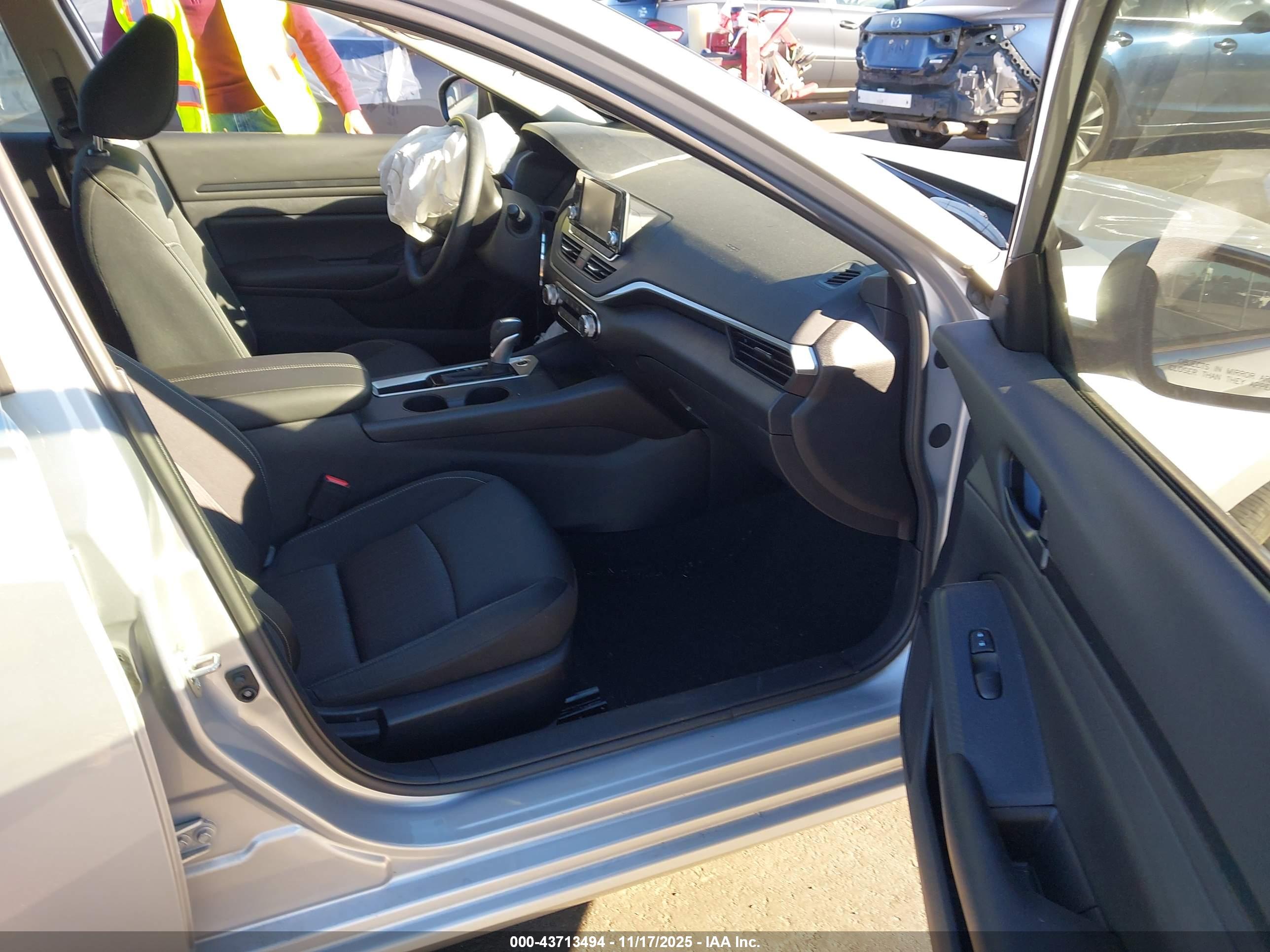 NISSAN ALTIMA image 5