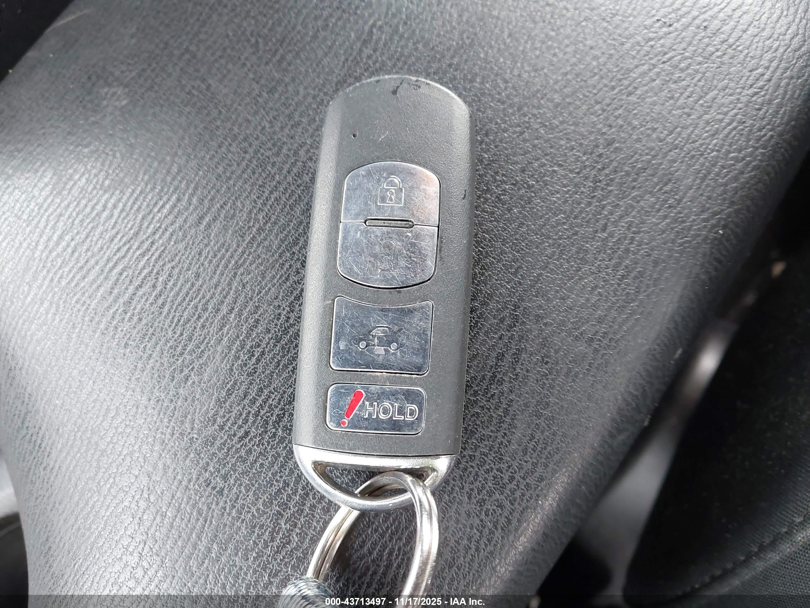MAZDA MAZDA3 image 11