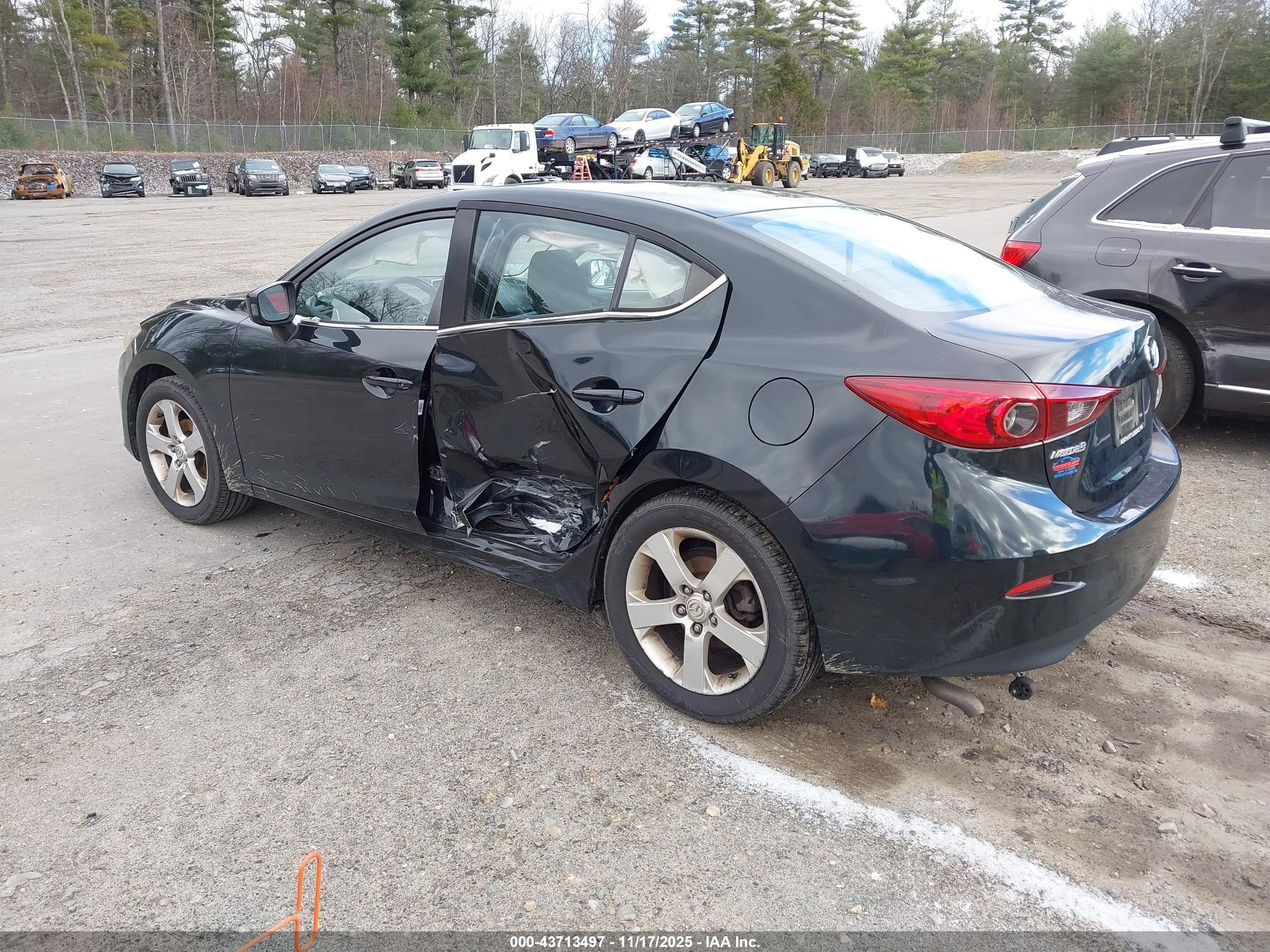 MAZDA MAZDA3 image 3