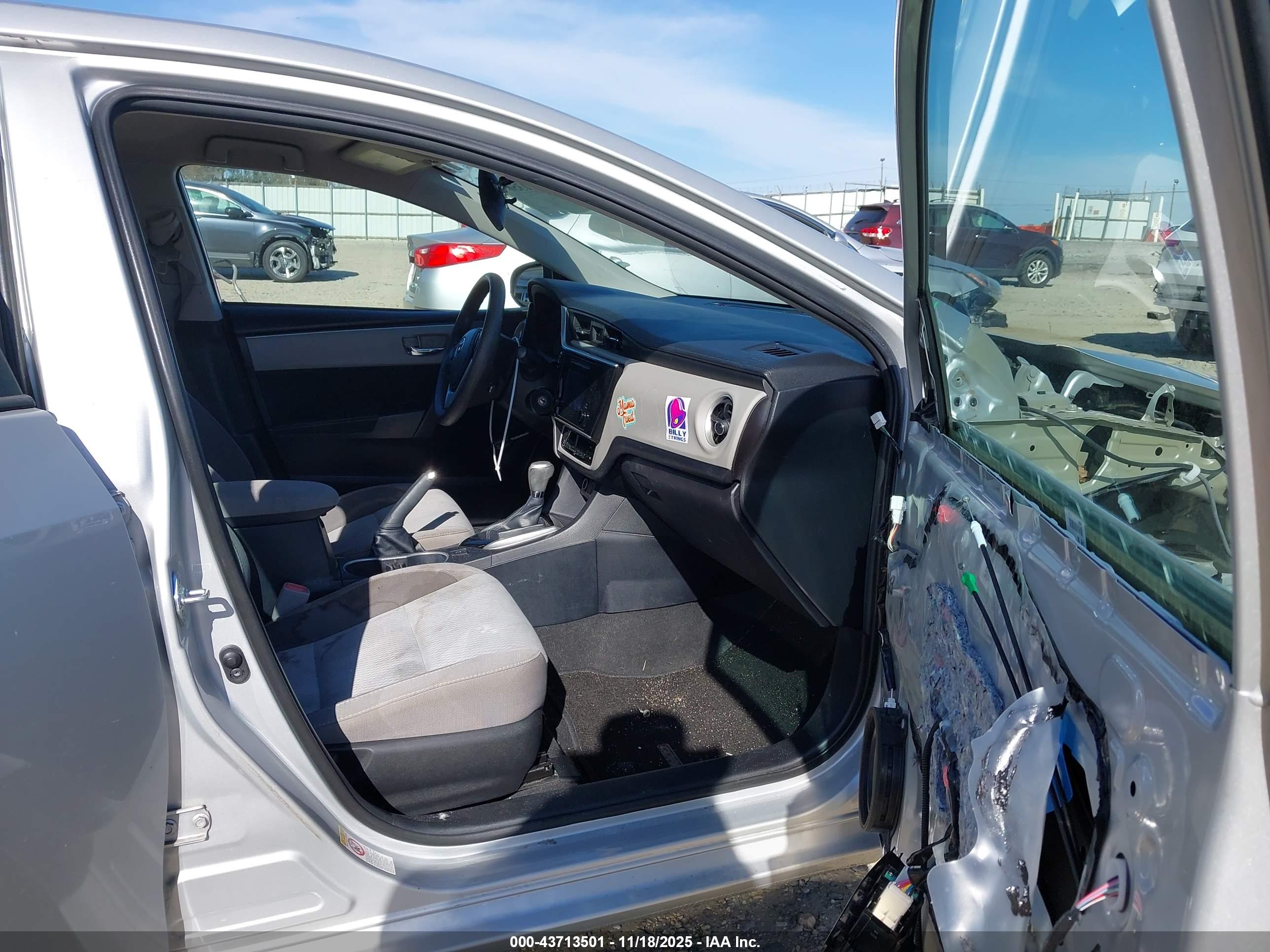 TOYOTA COROLLA image 5