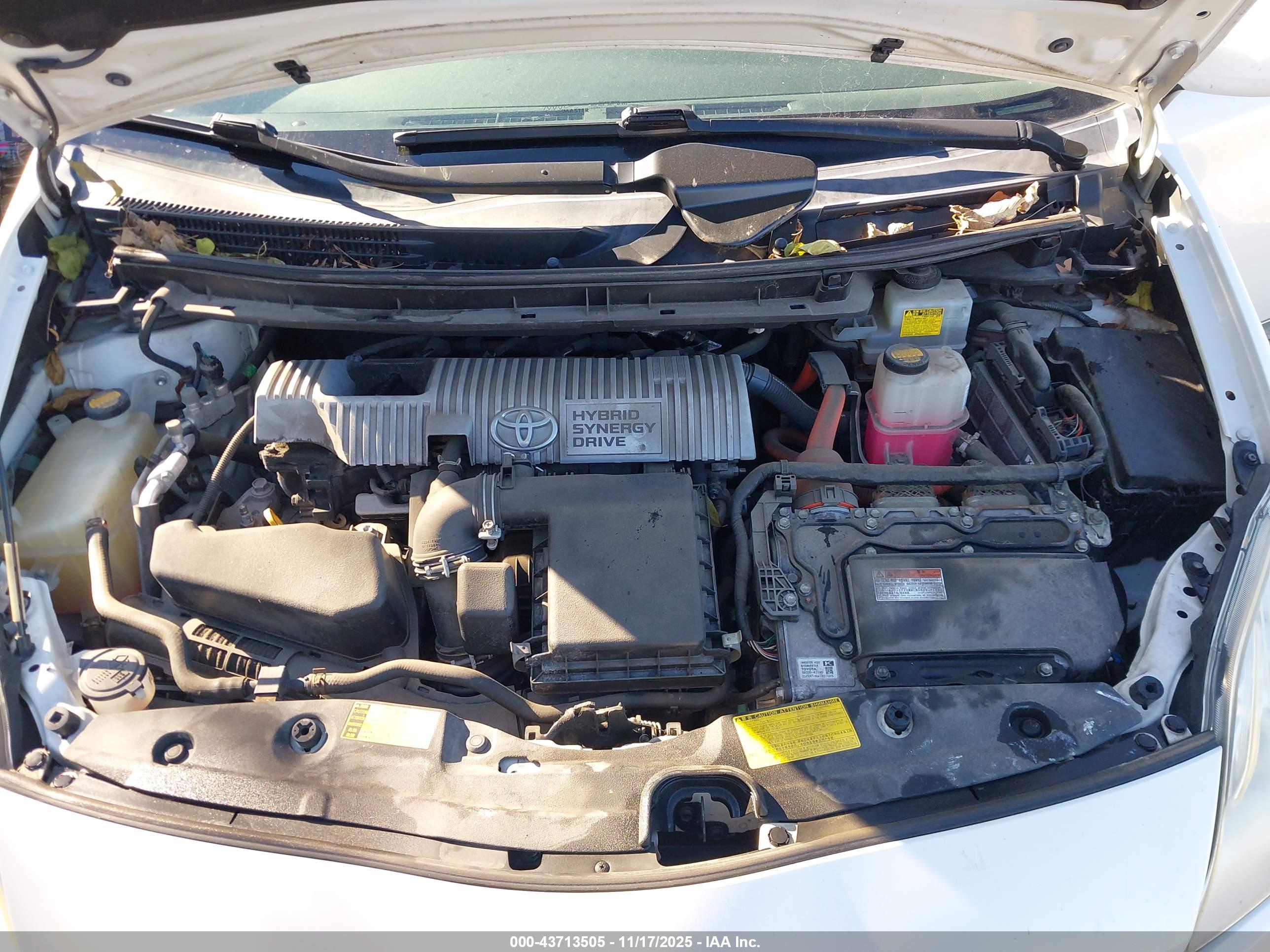 TOYOTA PRIUS image 10