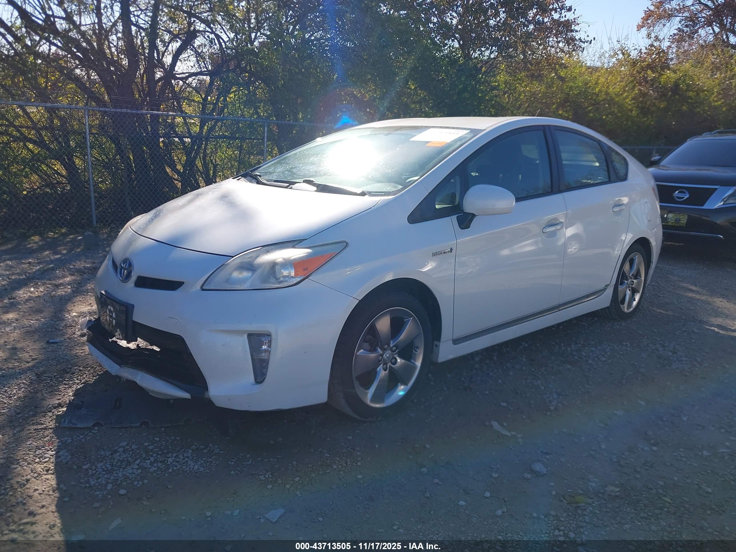 TOYOTA PRIUS image 2