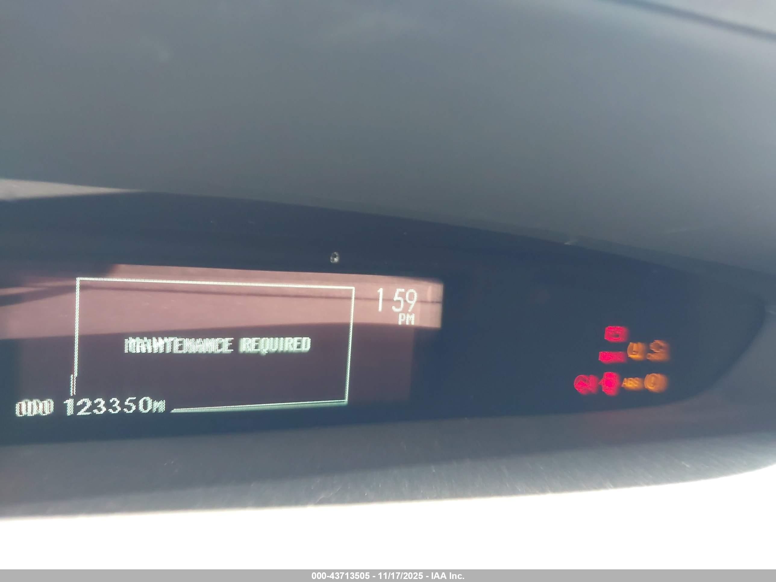 TOYOTA PRIUS image 7