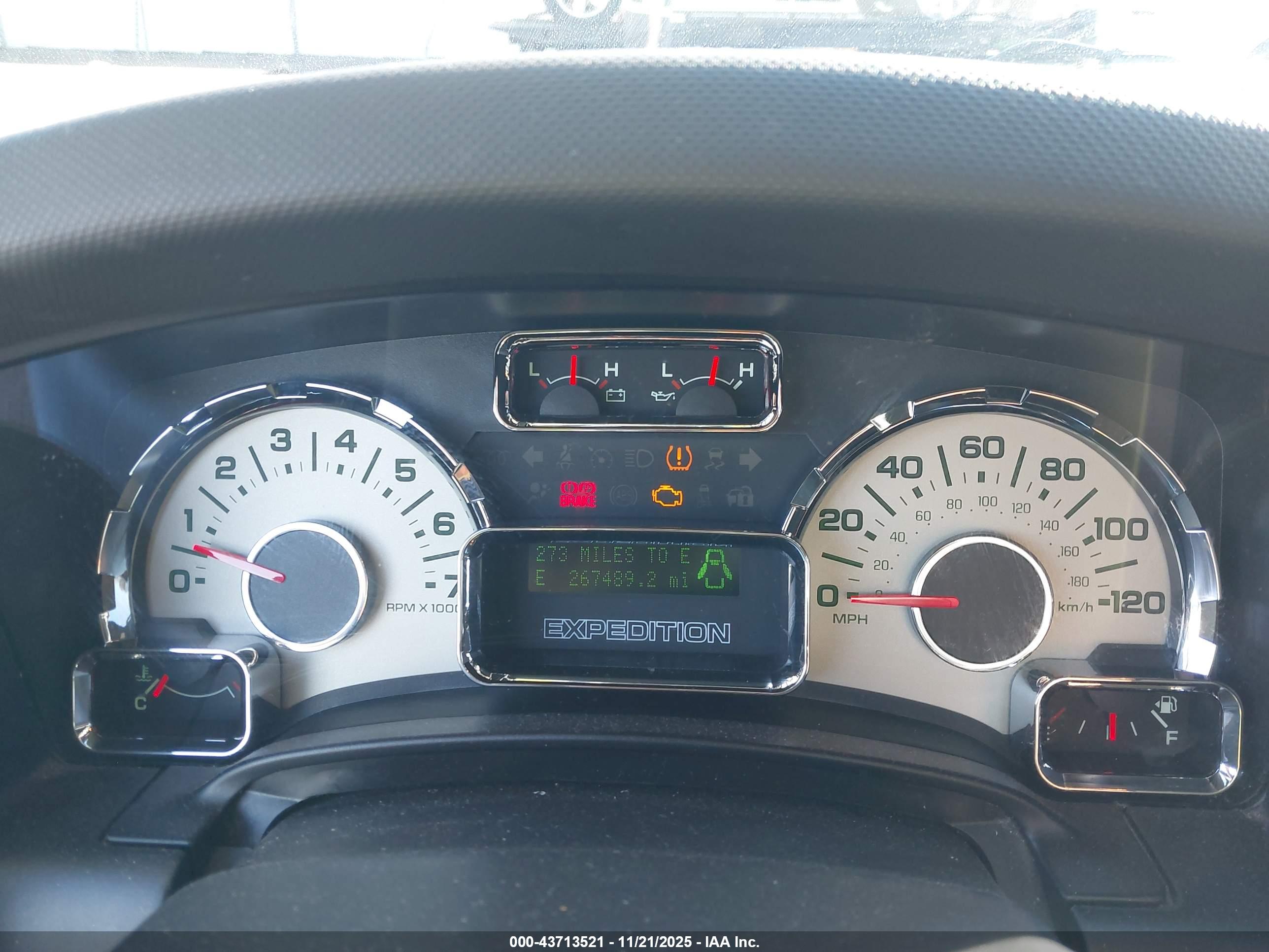 FORD EXPEDITION image 7