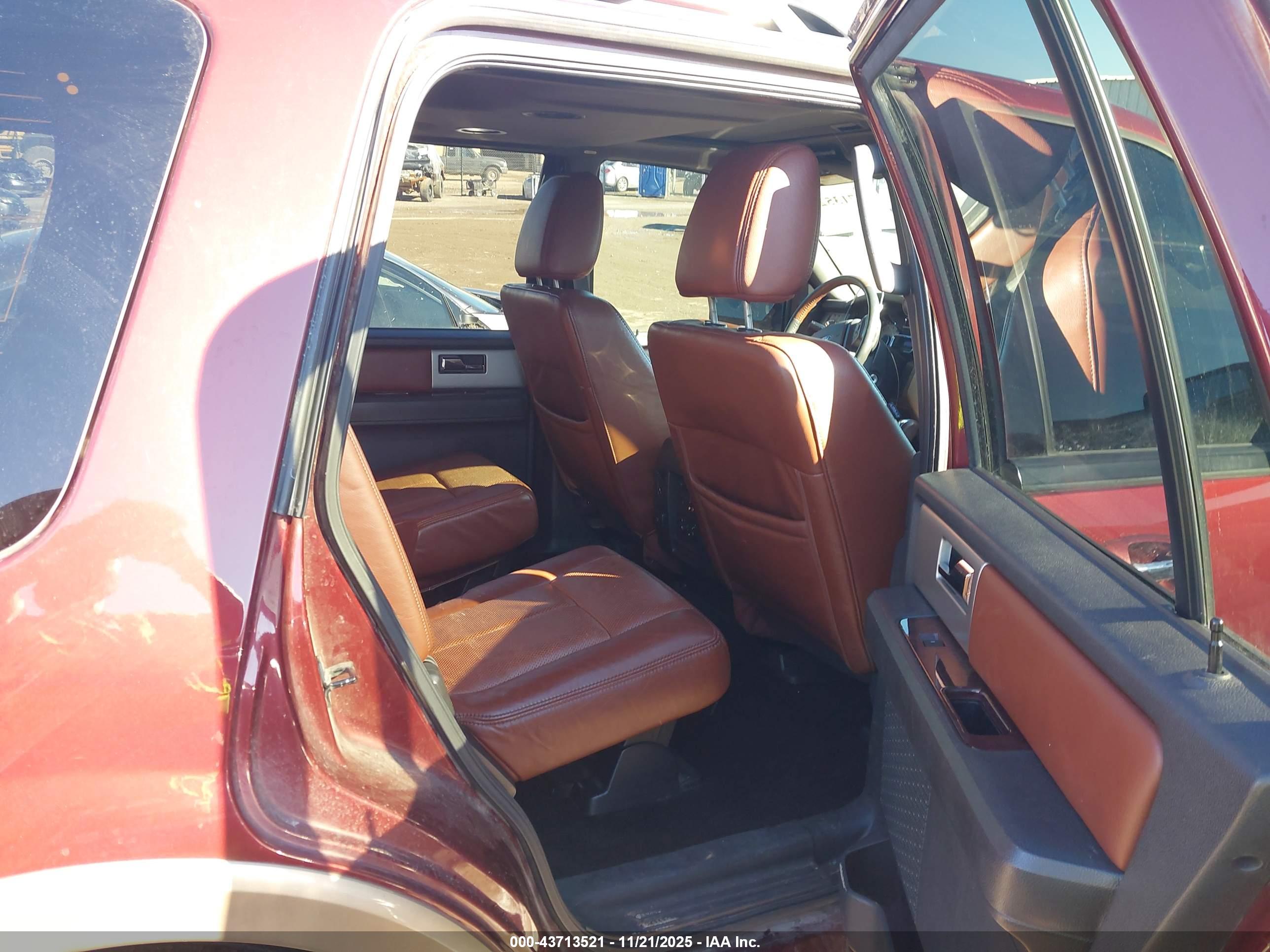 FORD EXPEDITION image 8