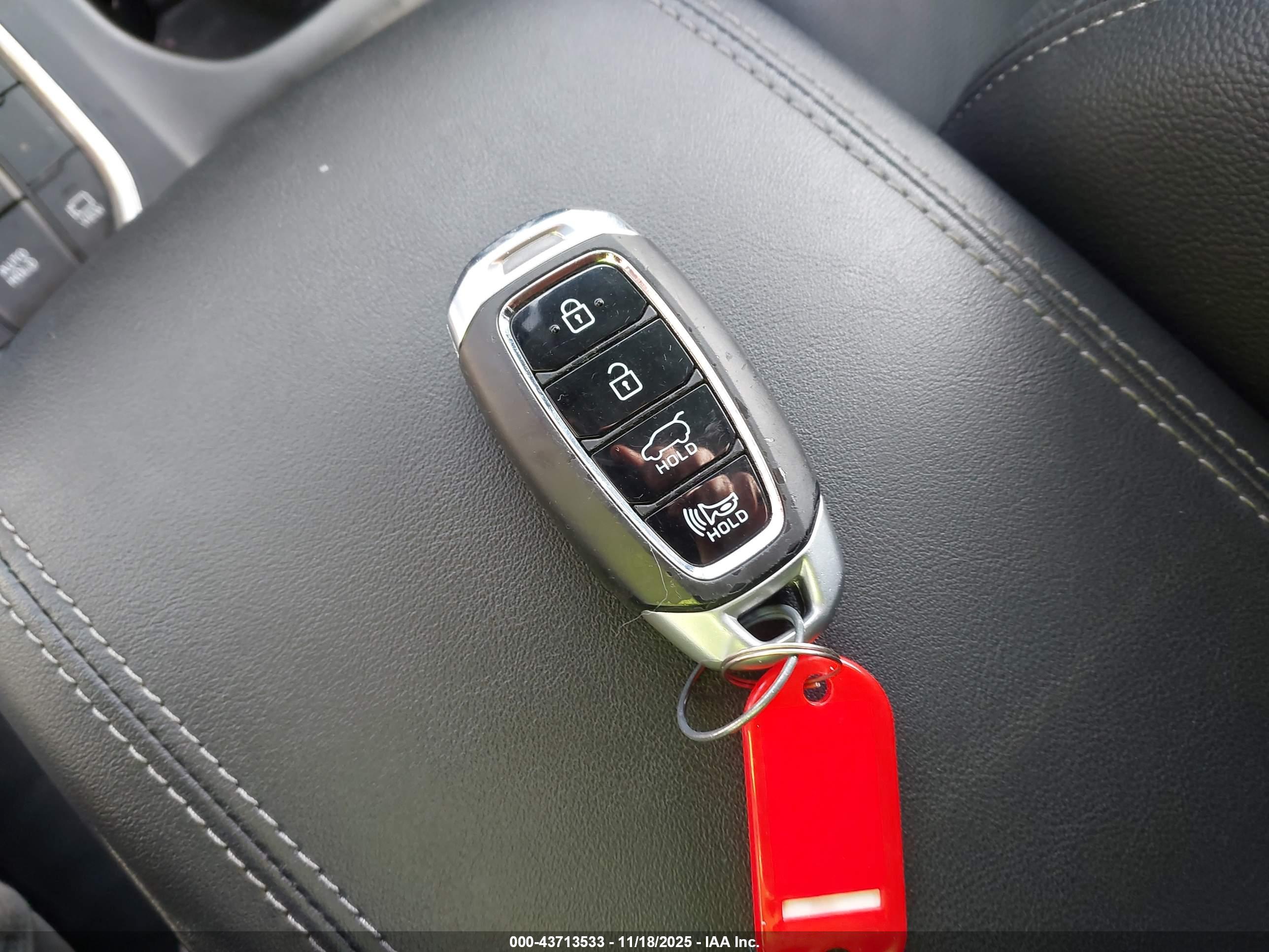 HYUNDAI SANTA image 11