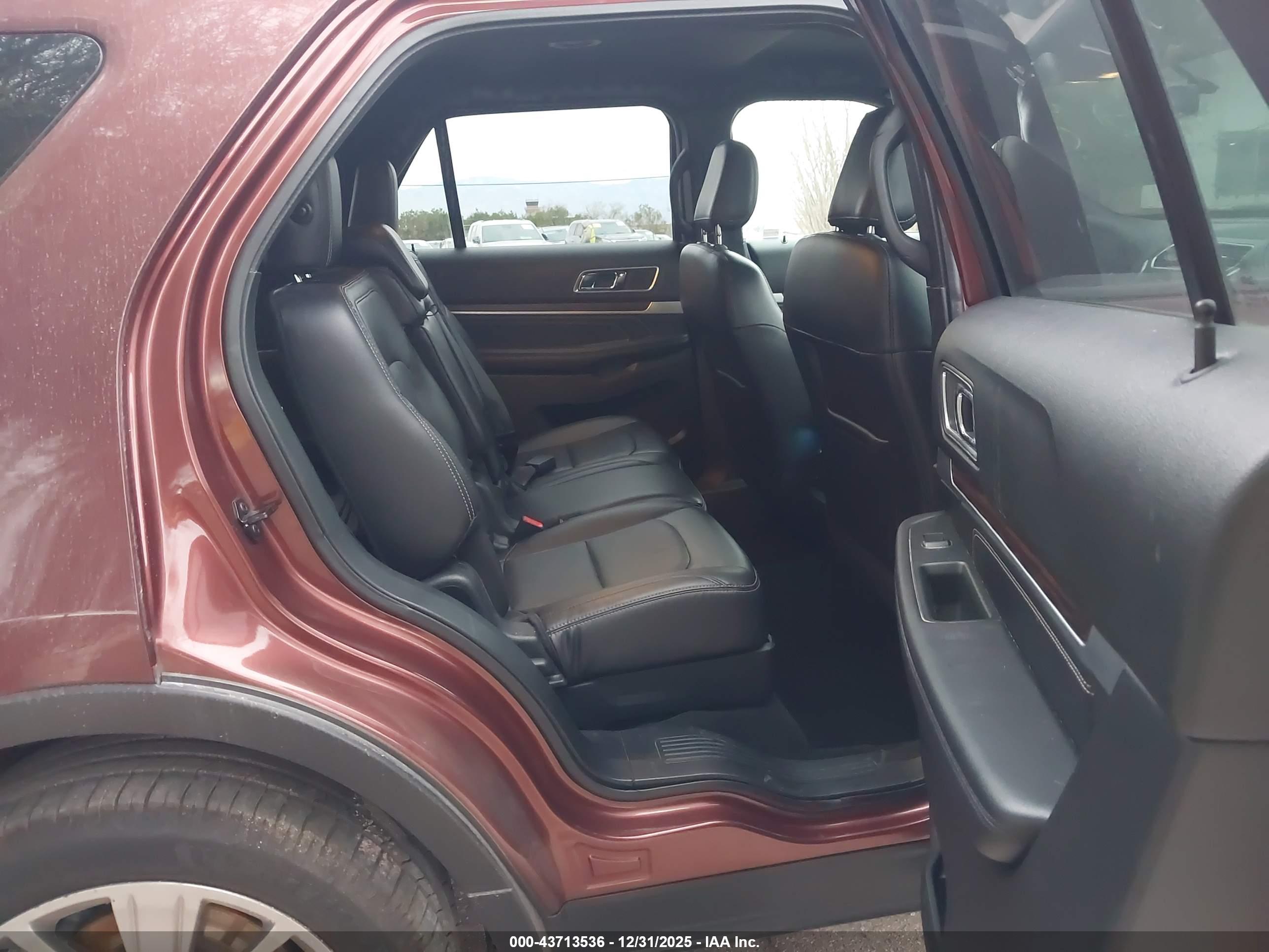 FORD EXPLORER image 8