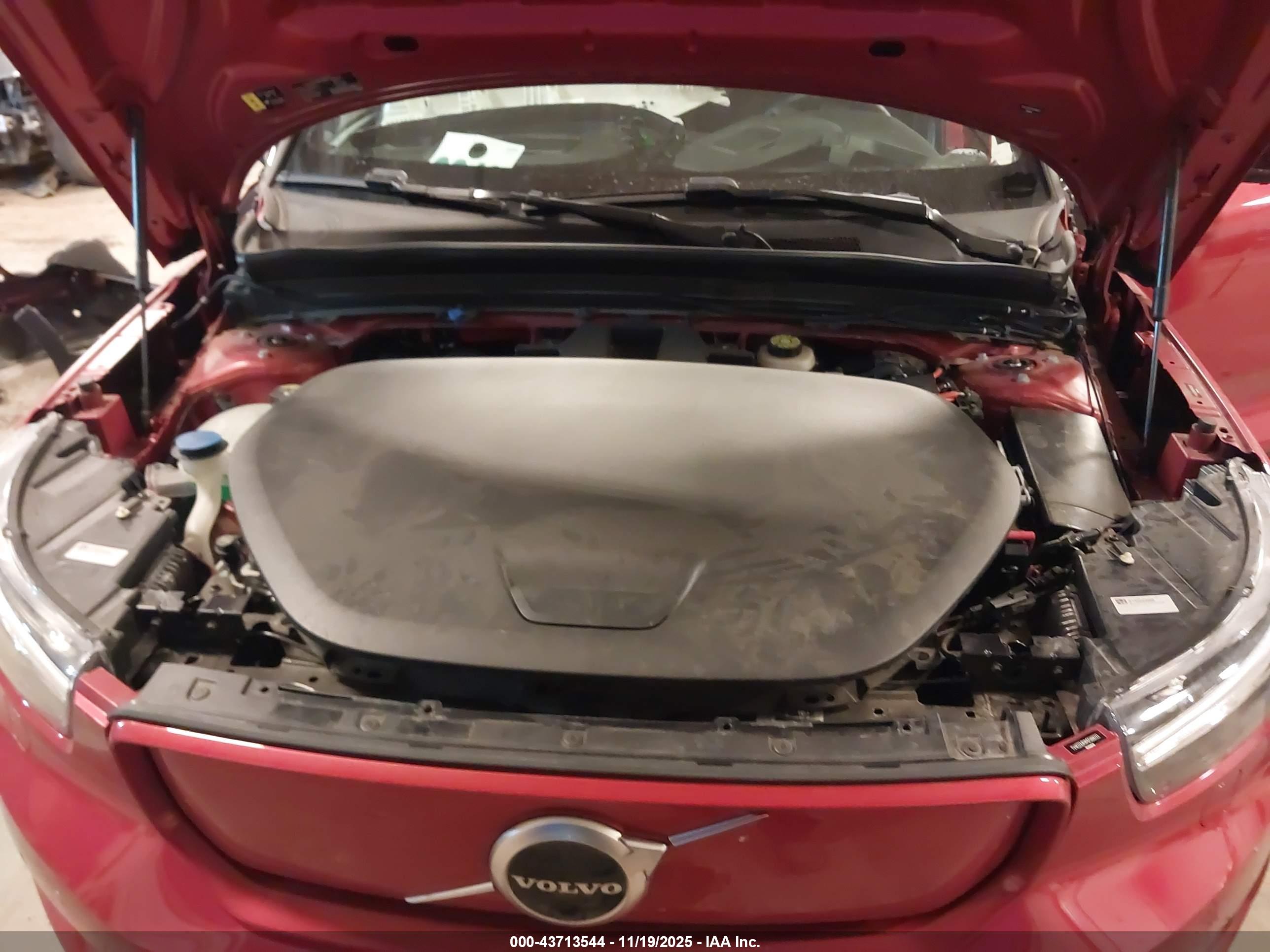 VOLVO XC40 image 10
