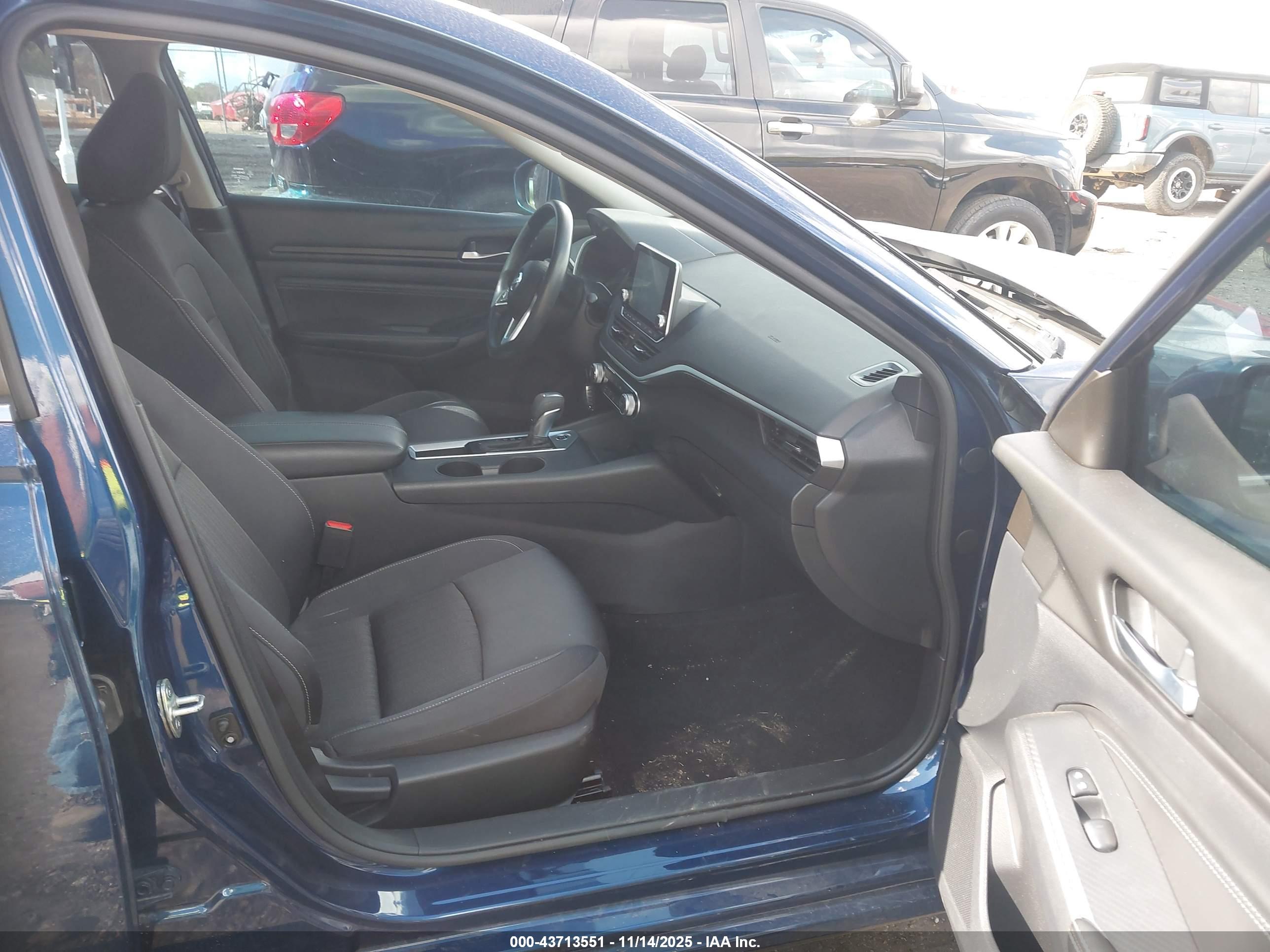 NISSAN ALTIMA image 5