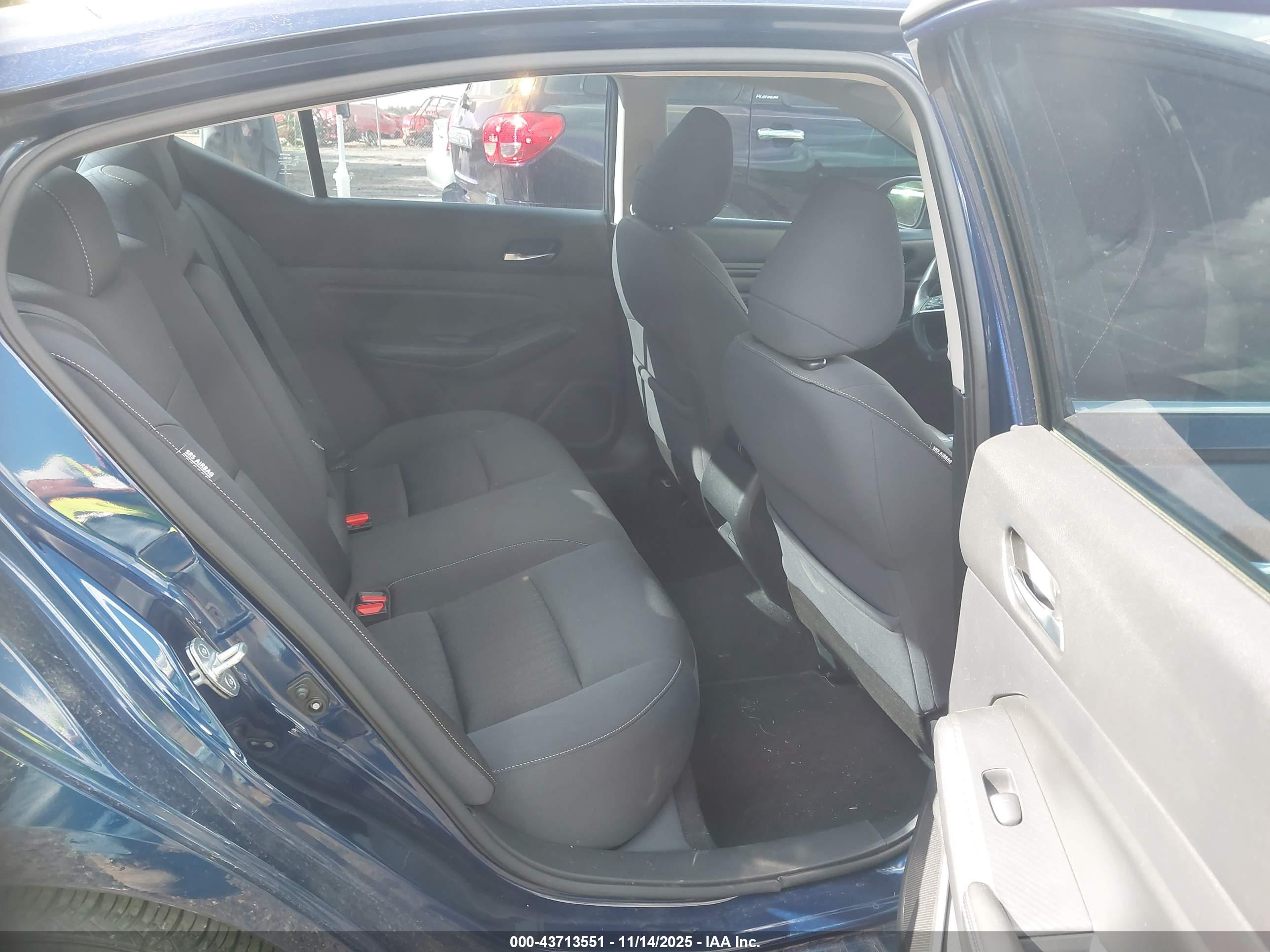 NISSAN ALTIMA image 8