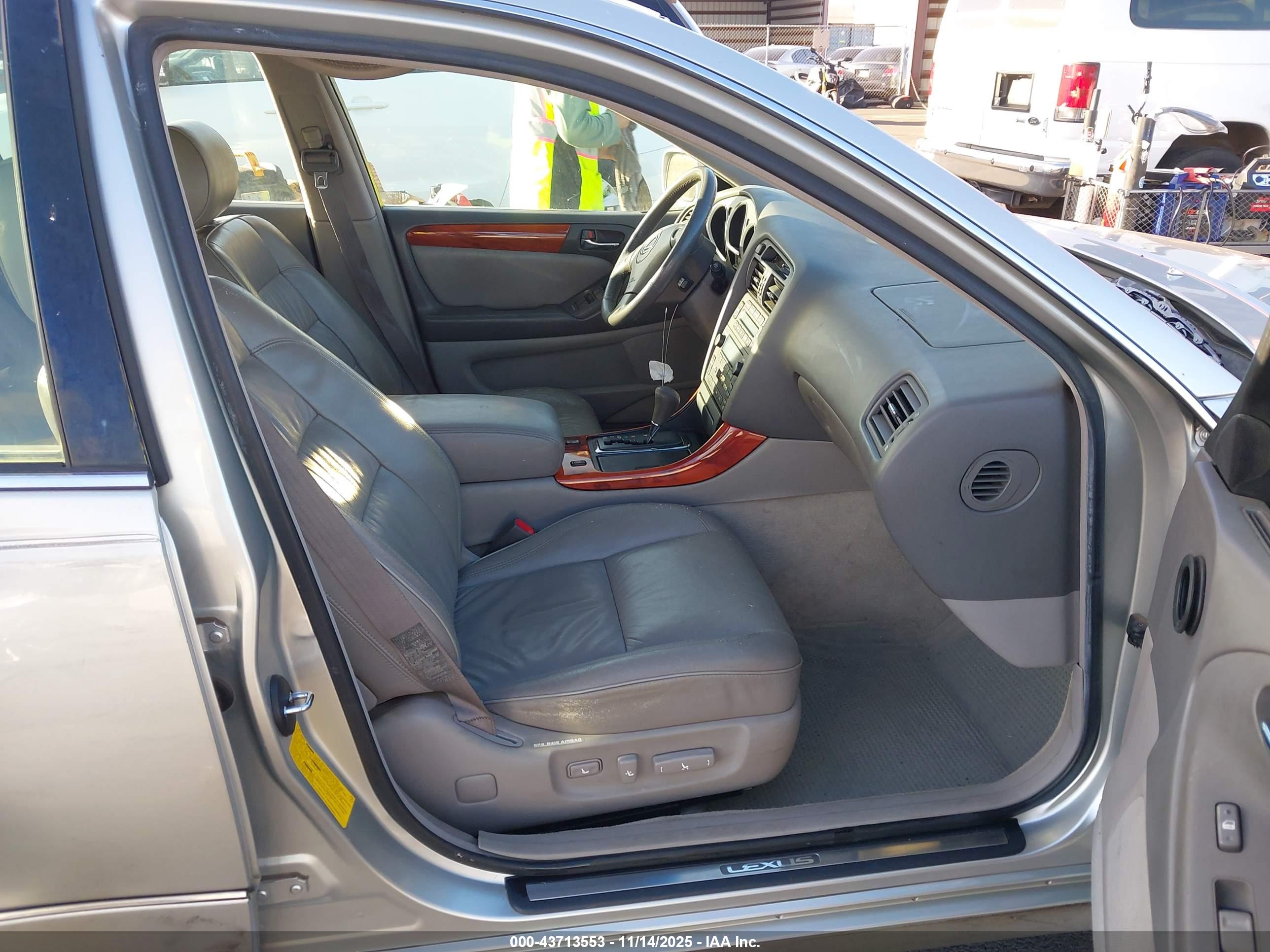 LEXUS GS image 5