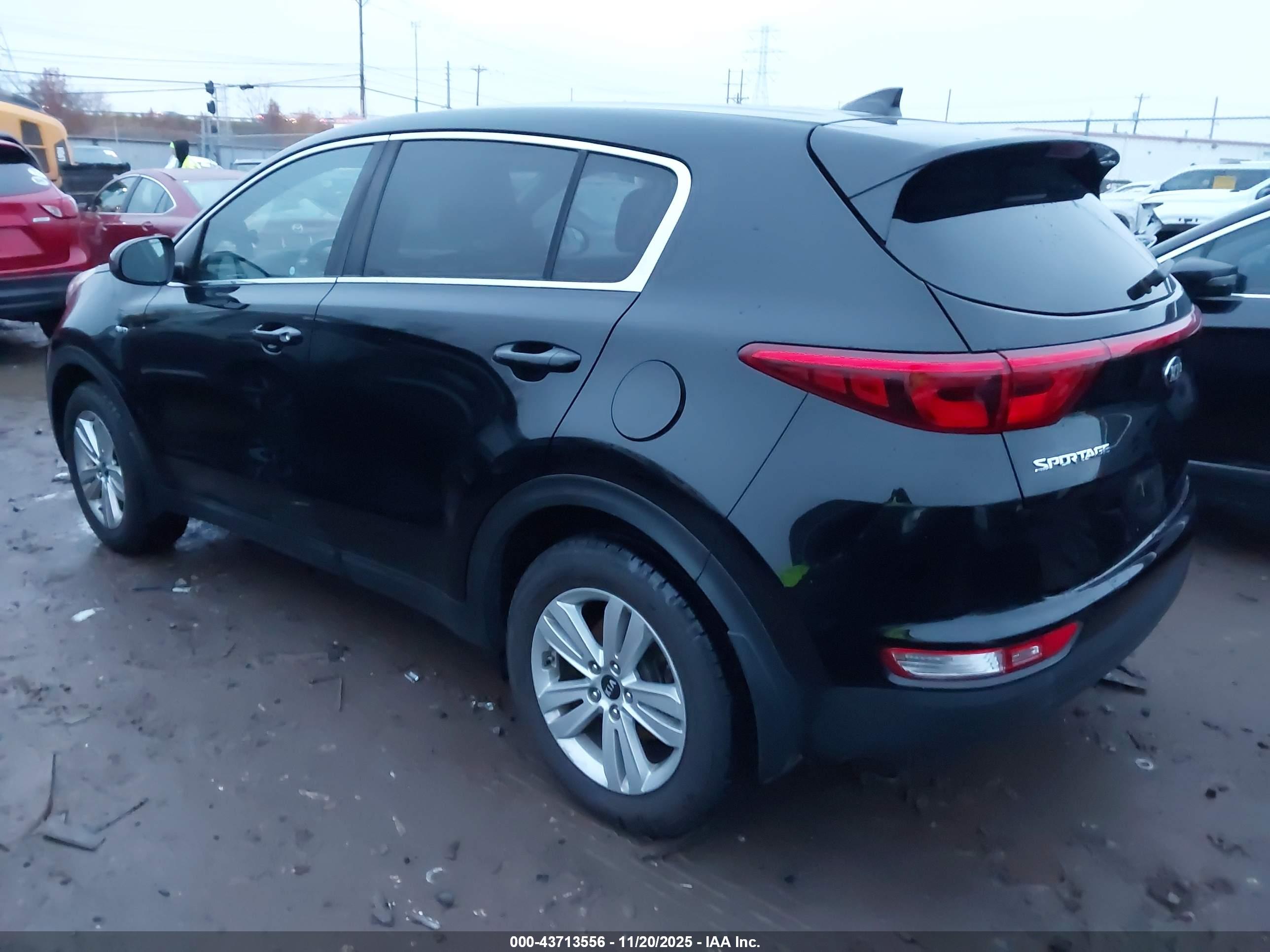 KIA SPORTAGE image 3