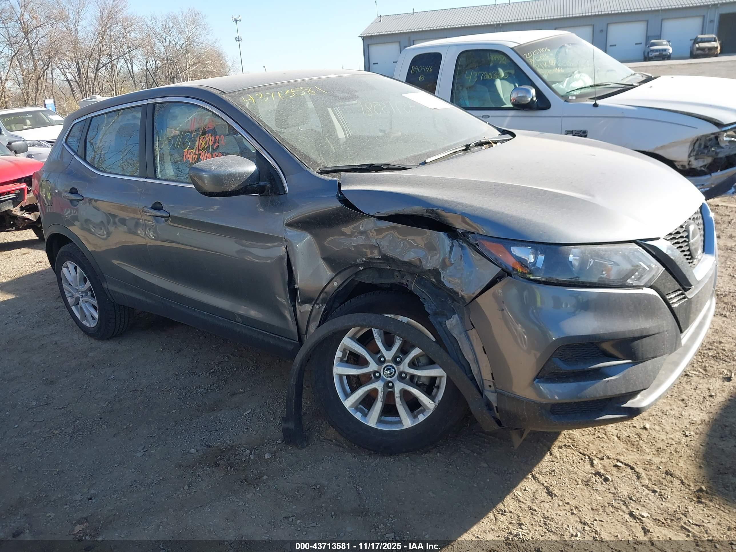 NISSAN ROGUE image 6