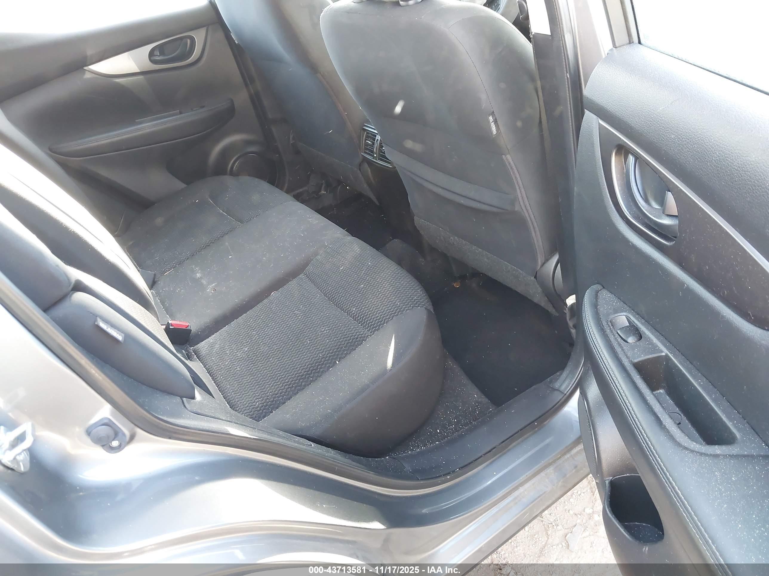 NISSAN ROGUE image 8