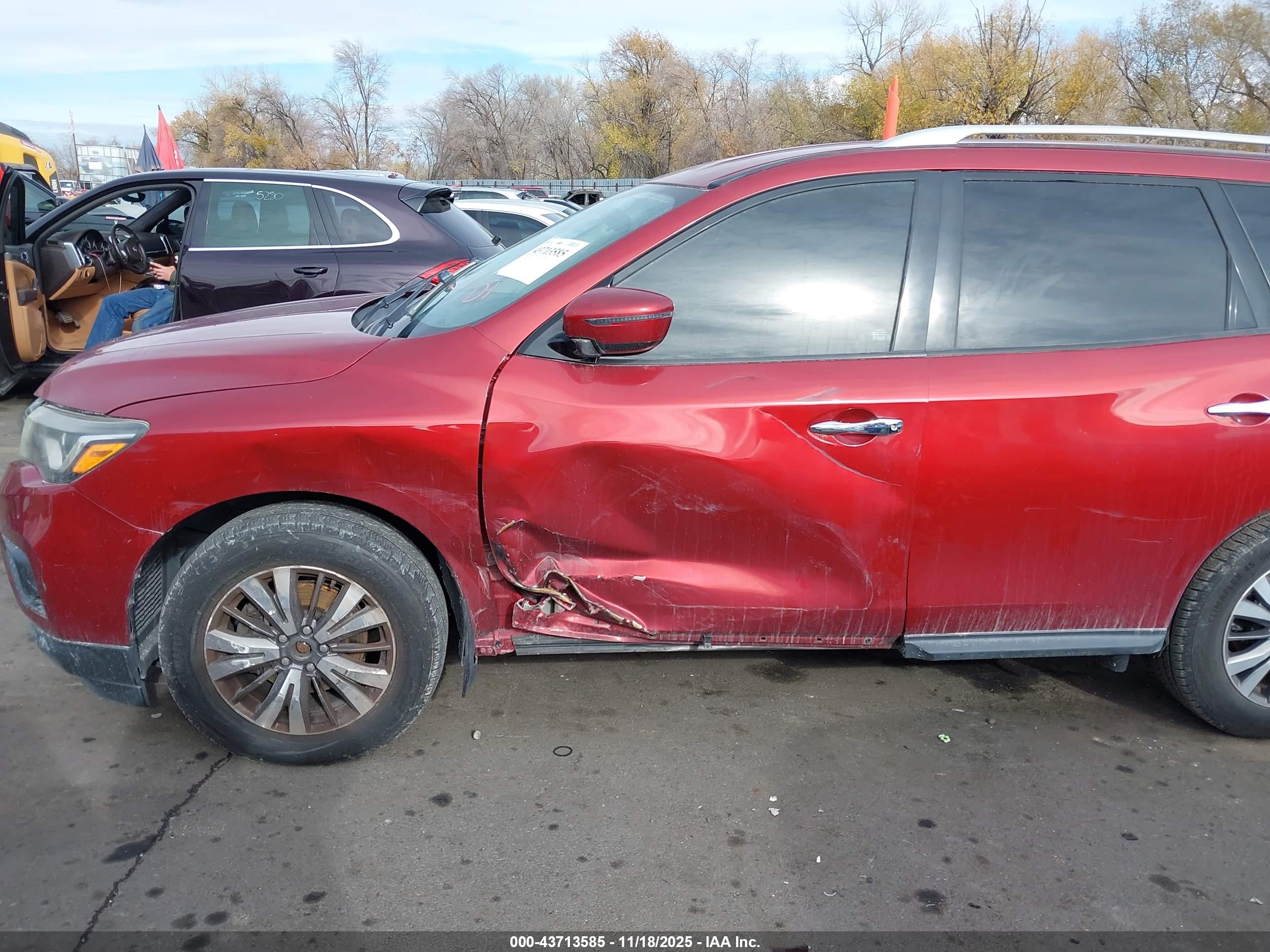 NISSAN PATHFINDER image 6
