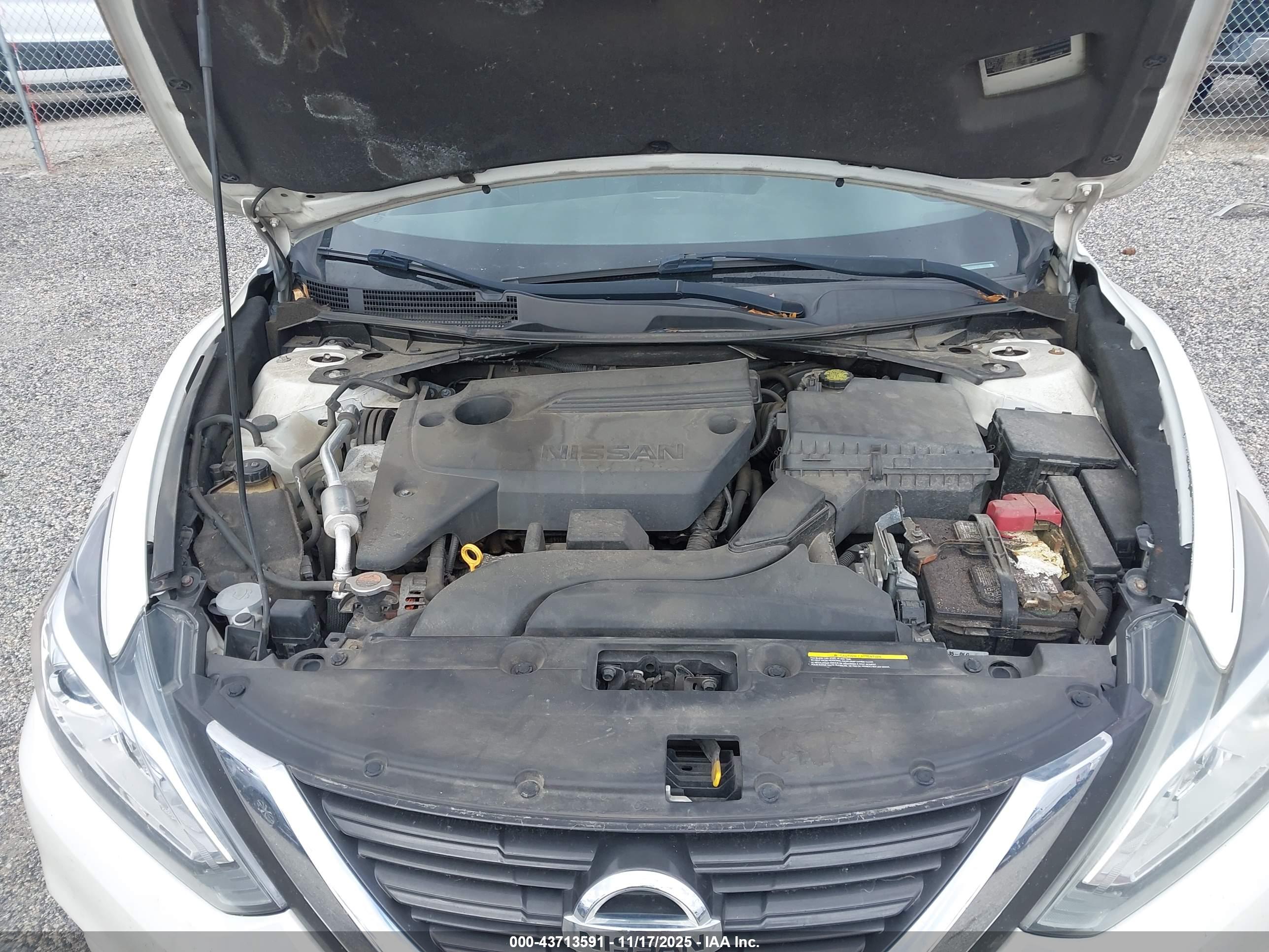 NISSAN ALTIMA image 10