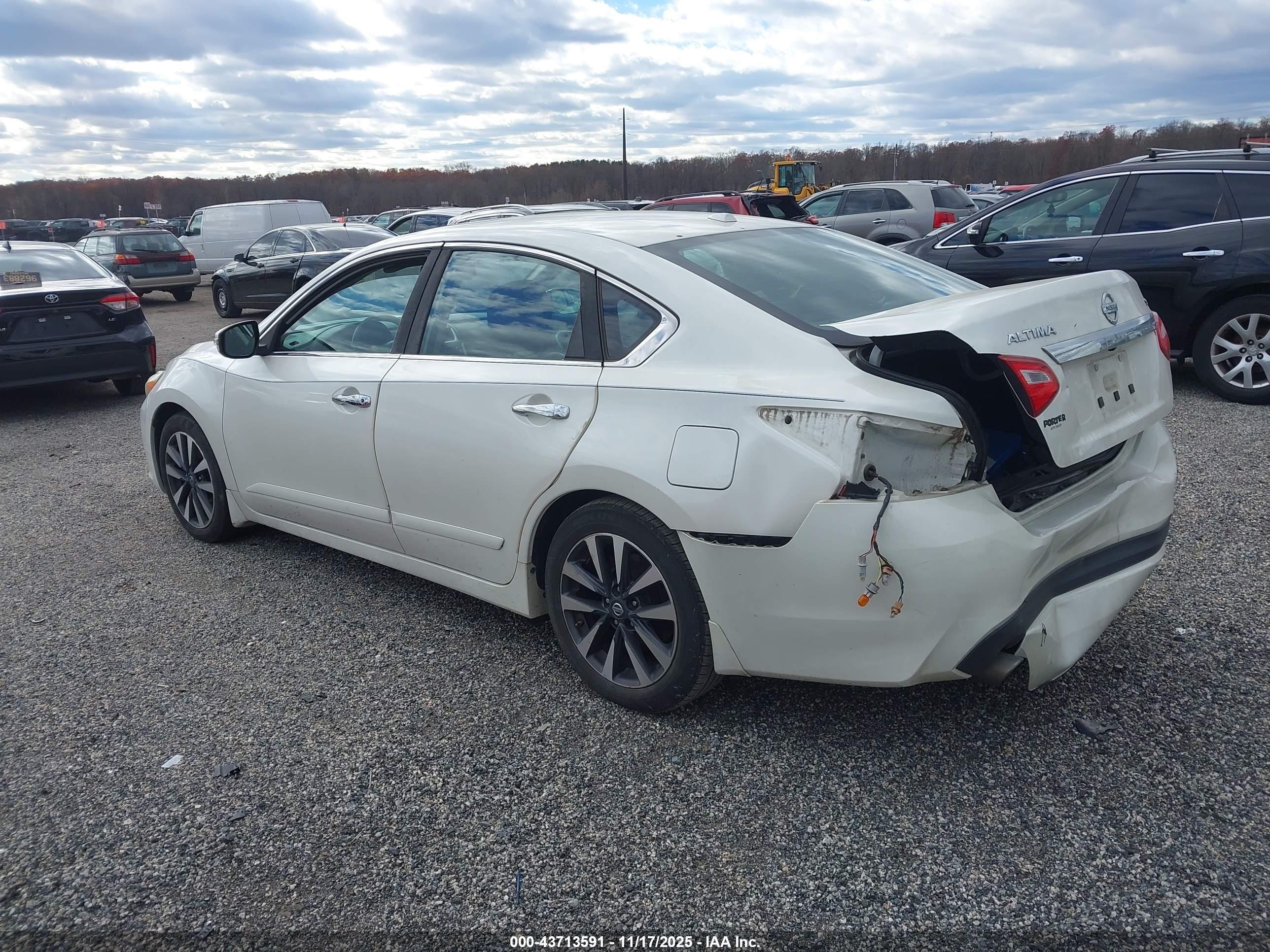 NISSAN ALTIMA image 3