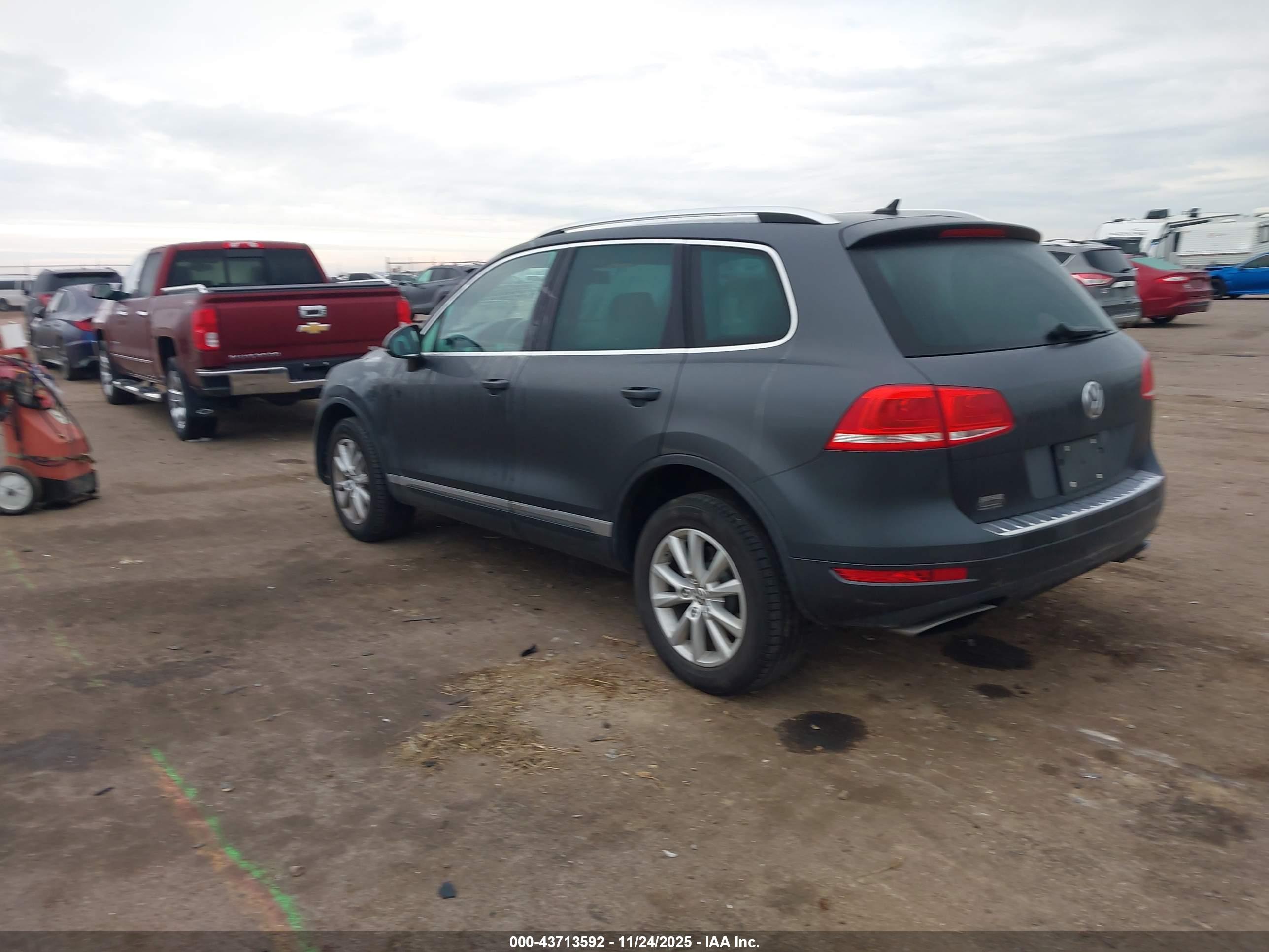 VOLKSWAGEN TOUAREG image 3
