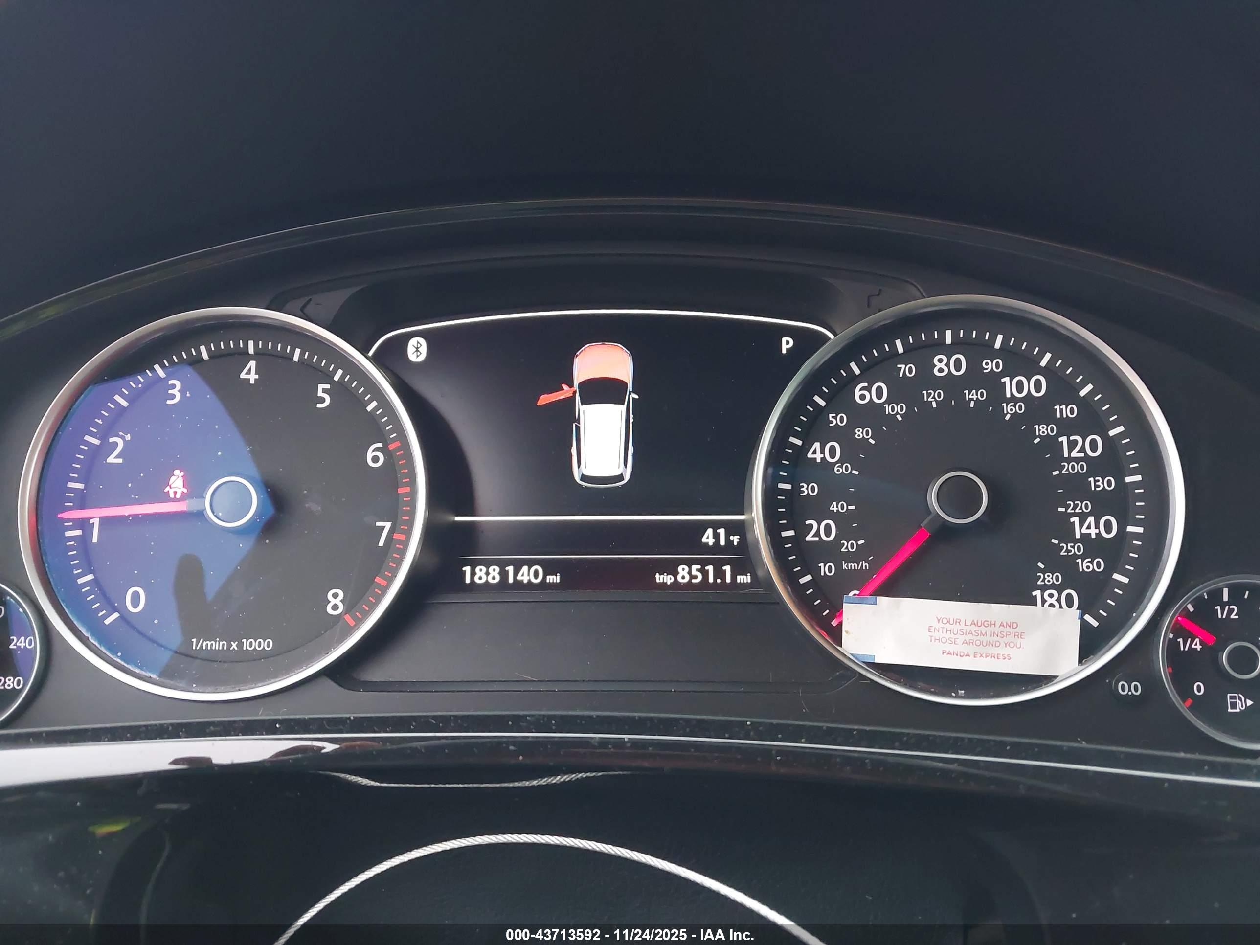 VOLKSWAGEN TOUAREG image 7