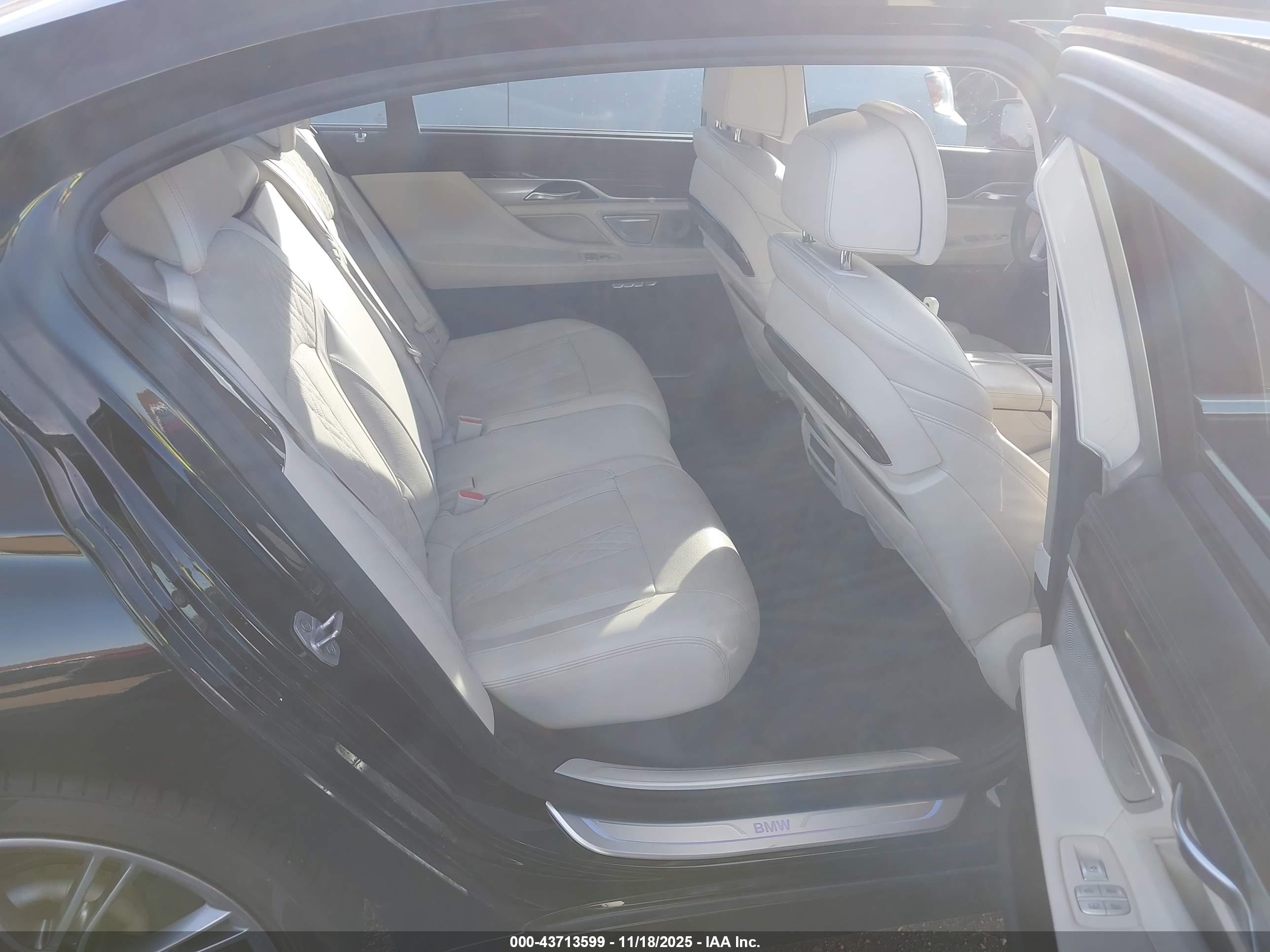 BMW 750I image 8