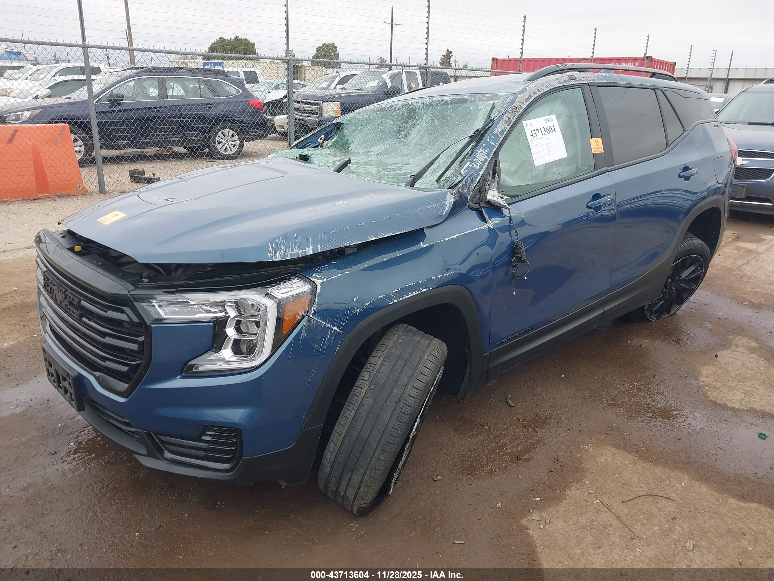 GMC TERRAIN image 2