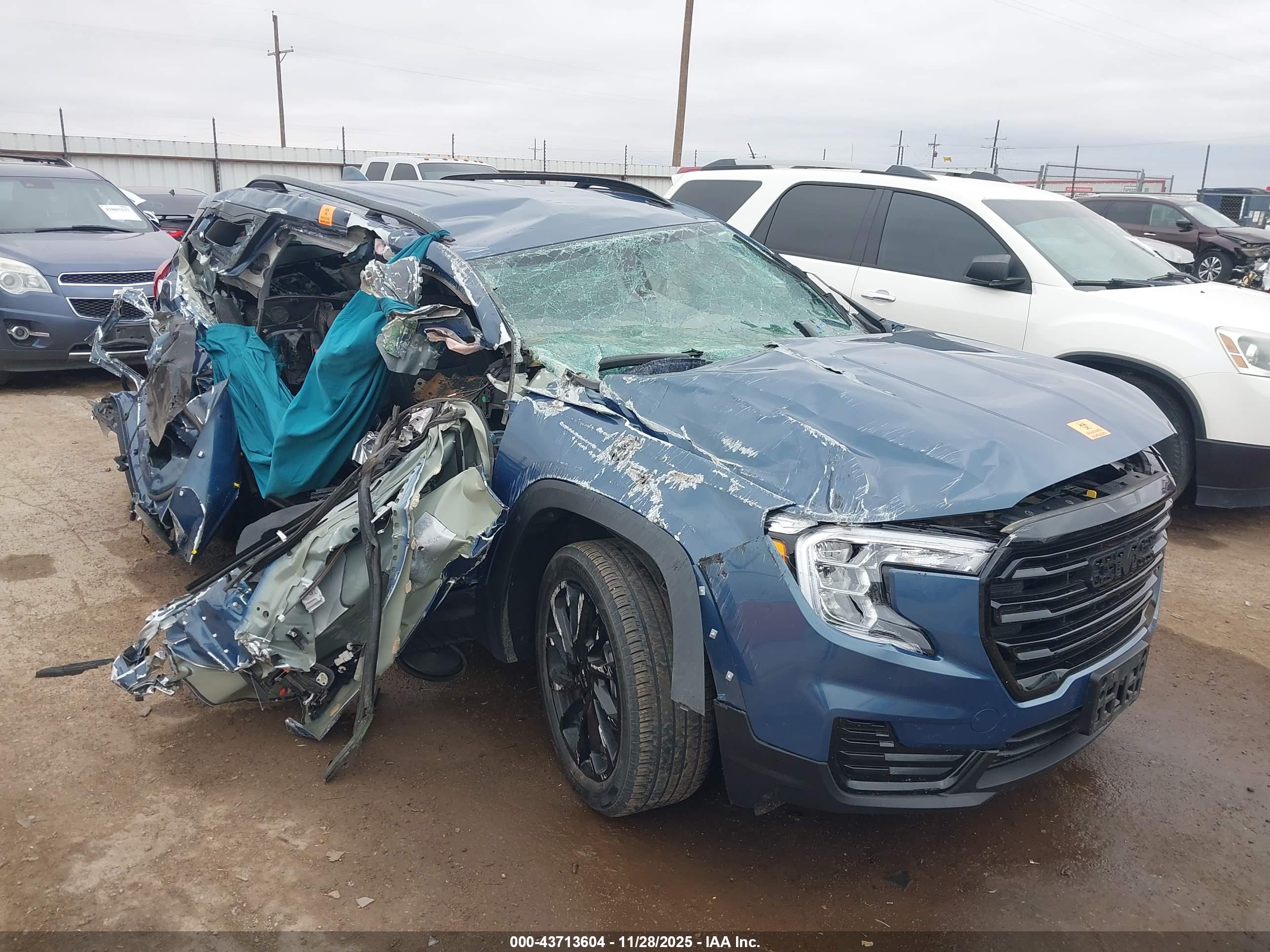 GMC TERRAIN image 6
