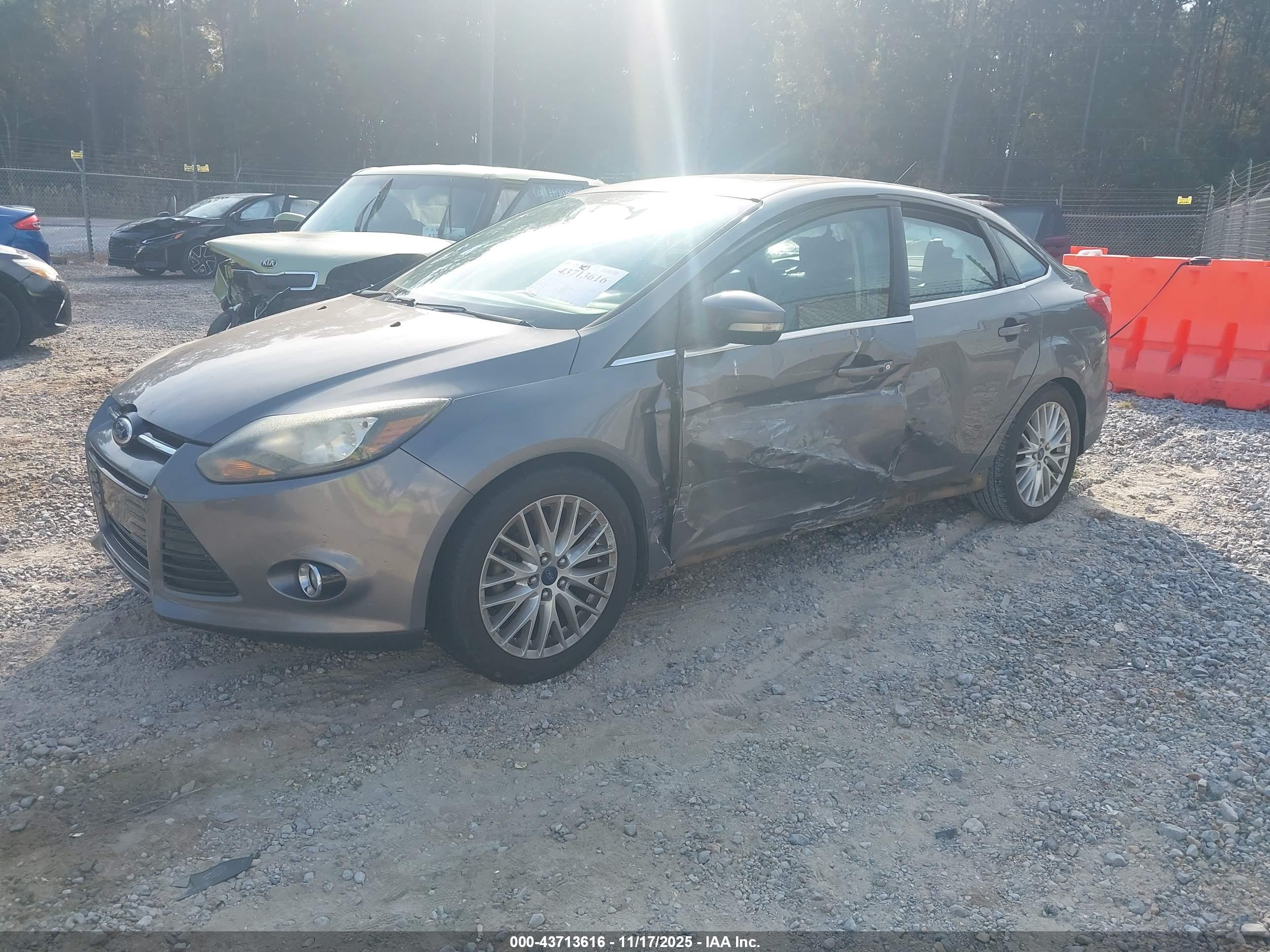 FORD FOCUS image 2