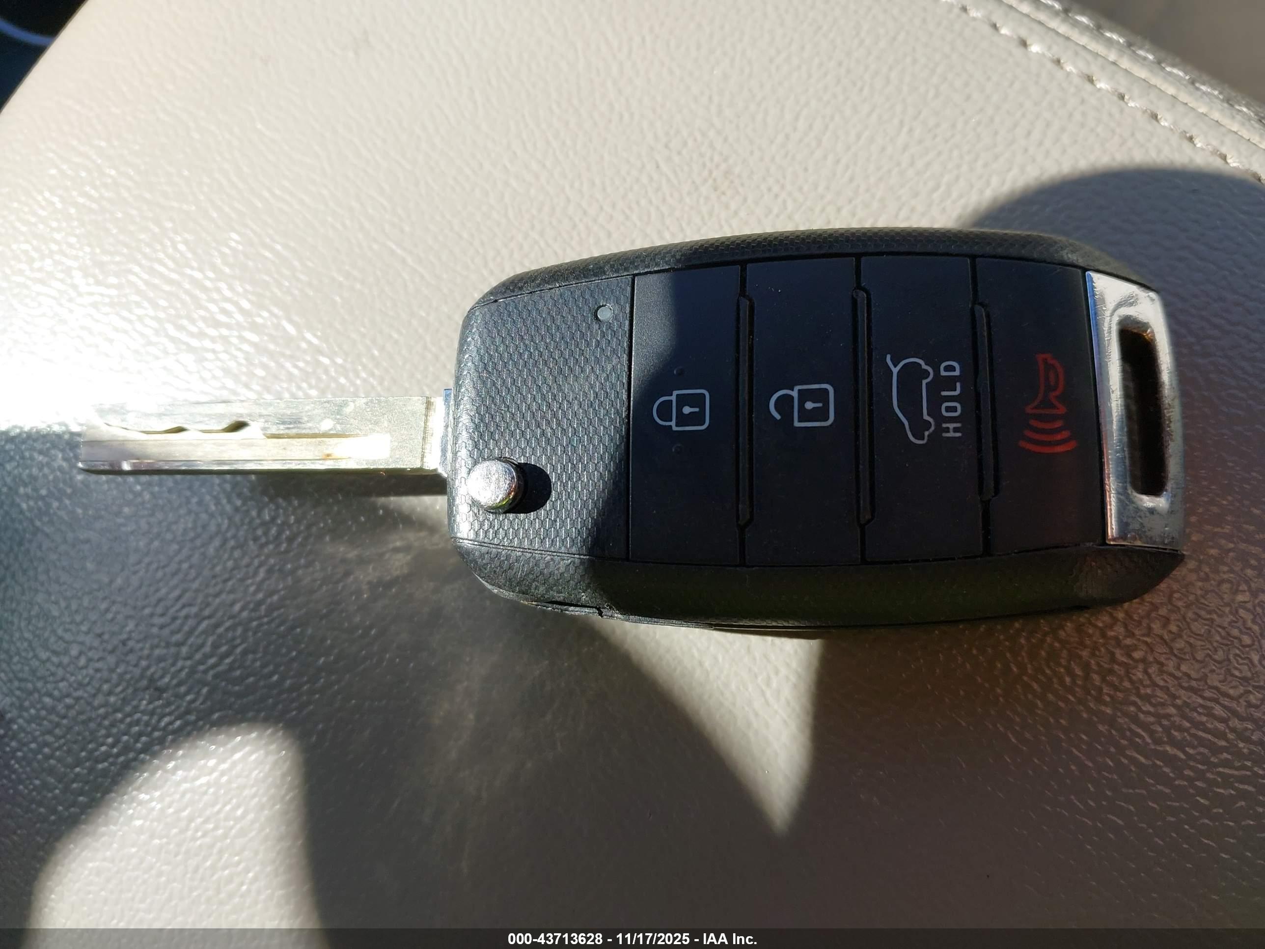 KIA SORENTO image 11