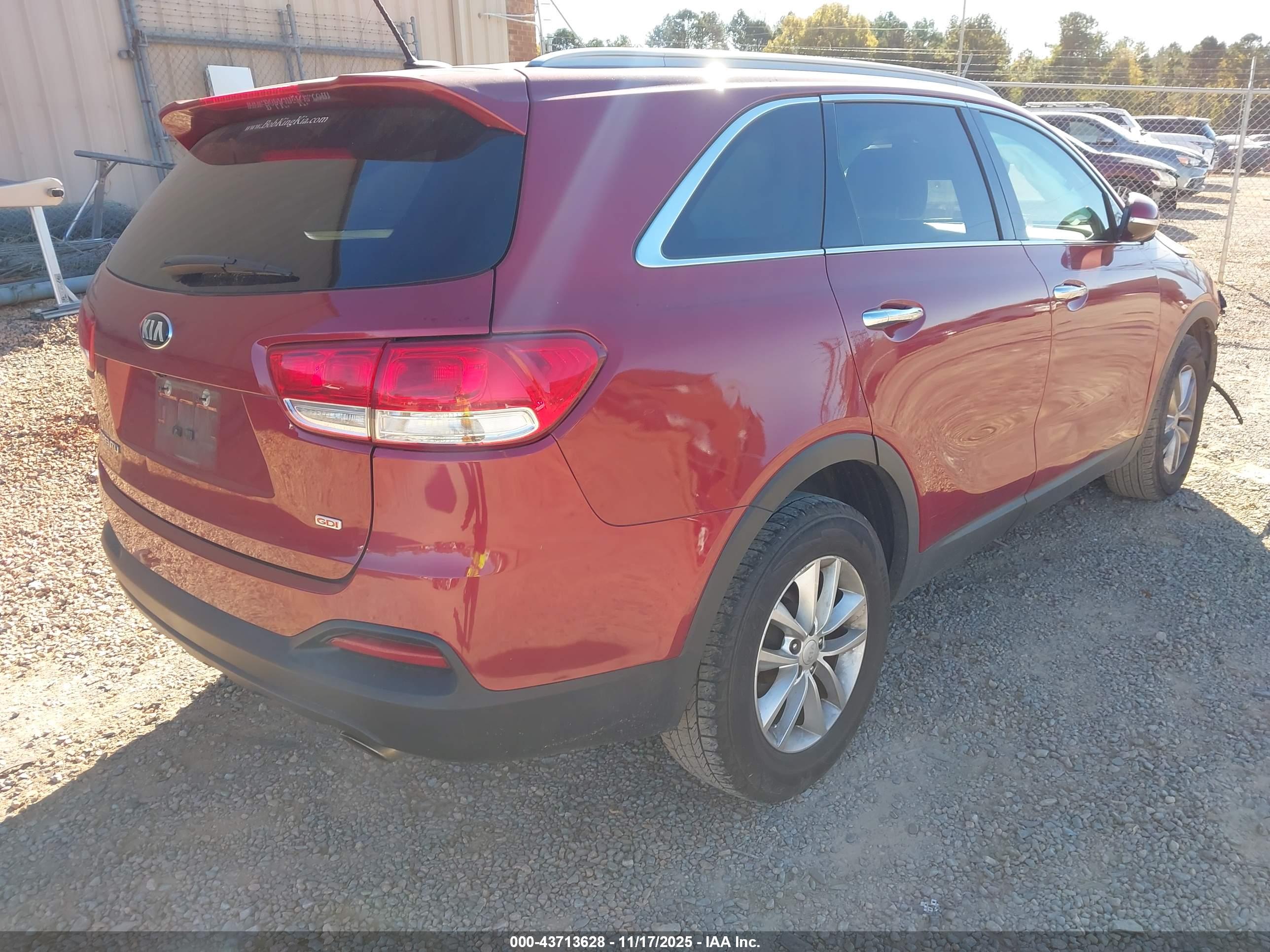 KIA SORENTO image 4