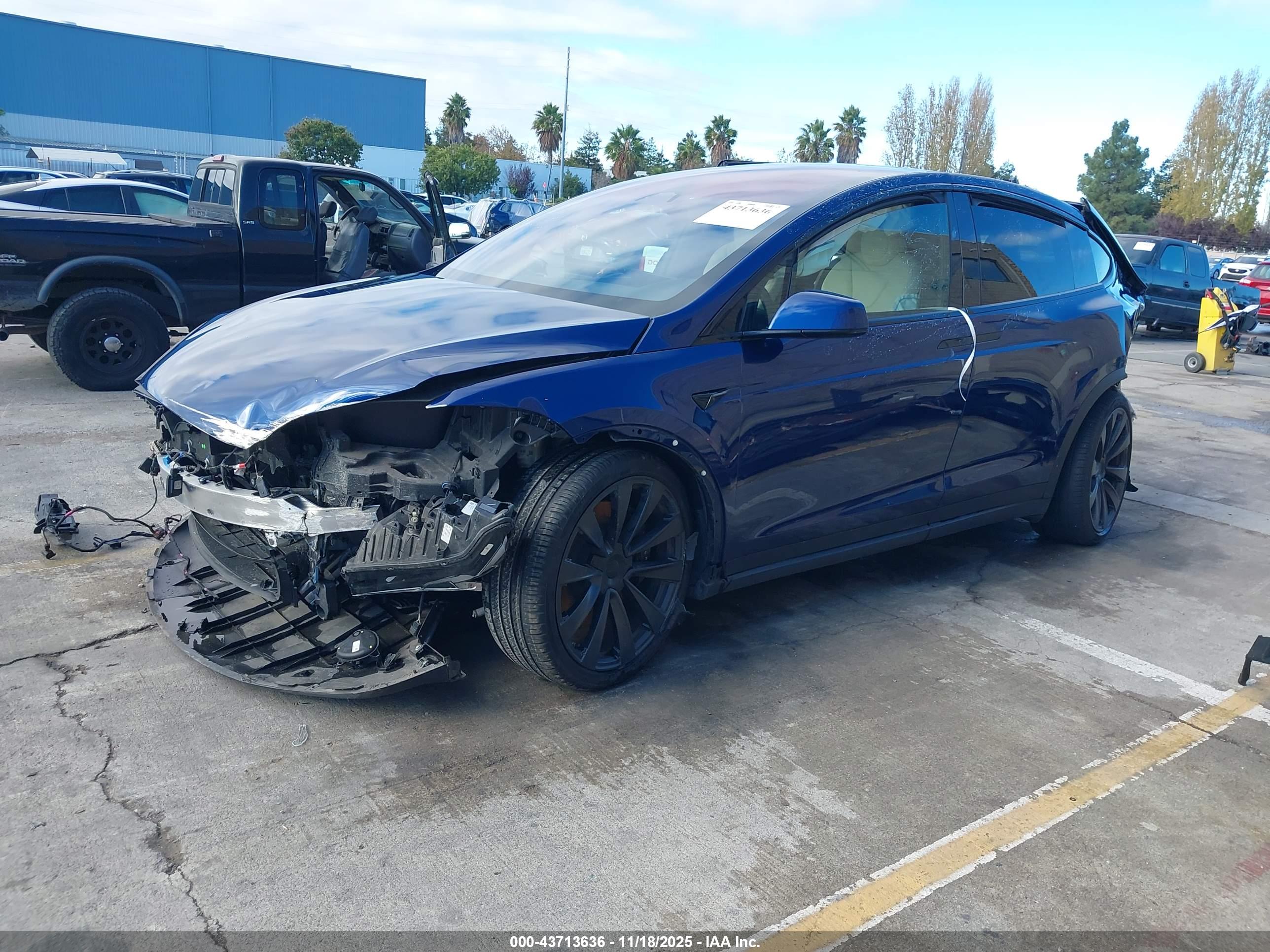 TESLA MODEL image 2