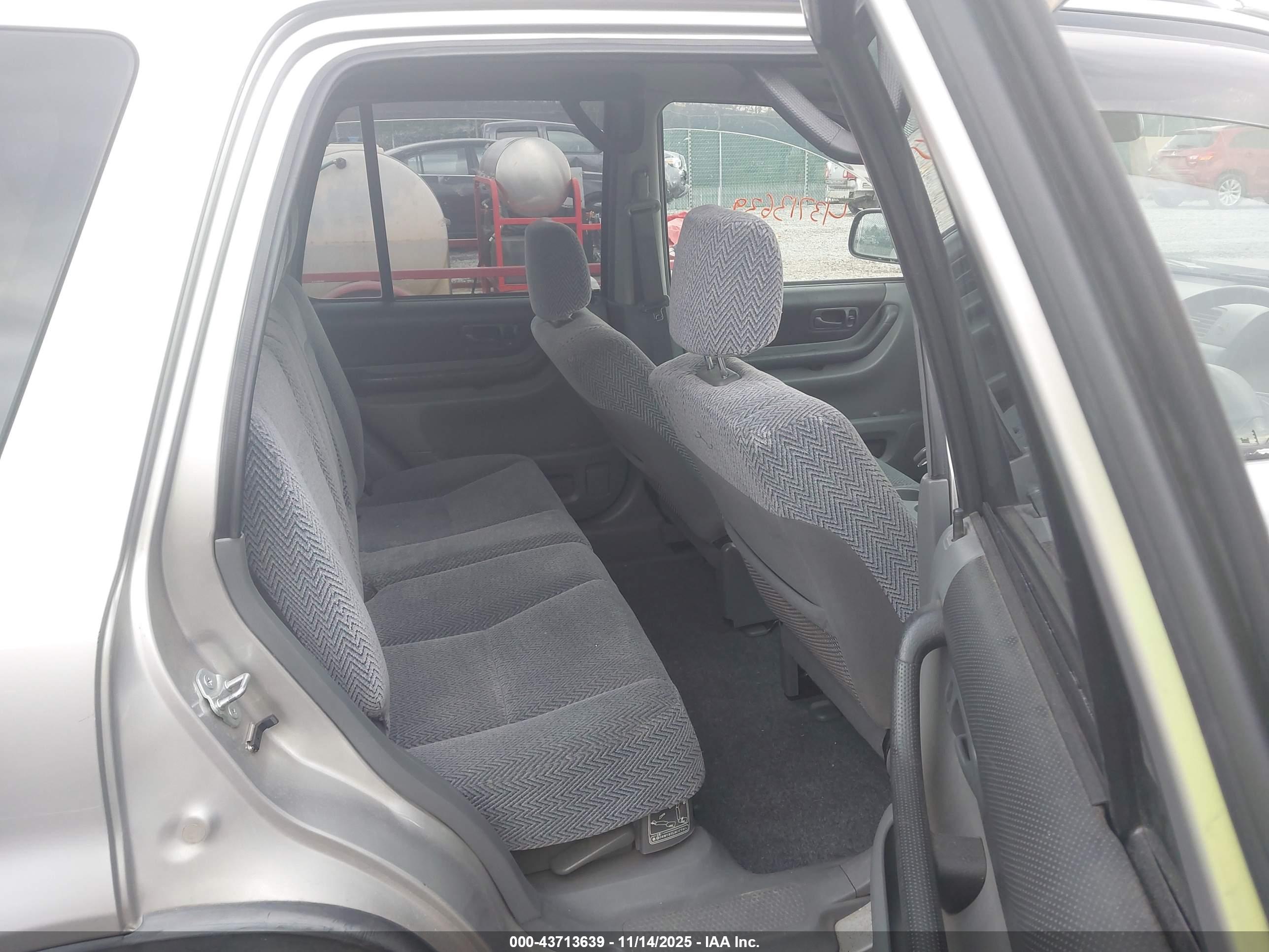 HONDA CR-V image 8