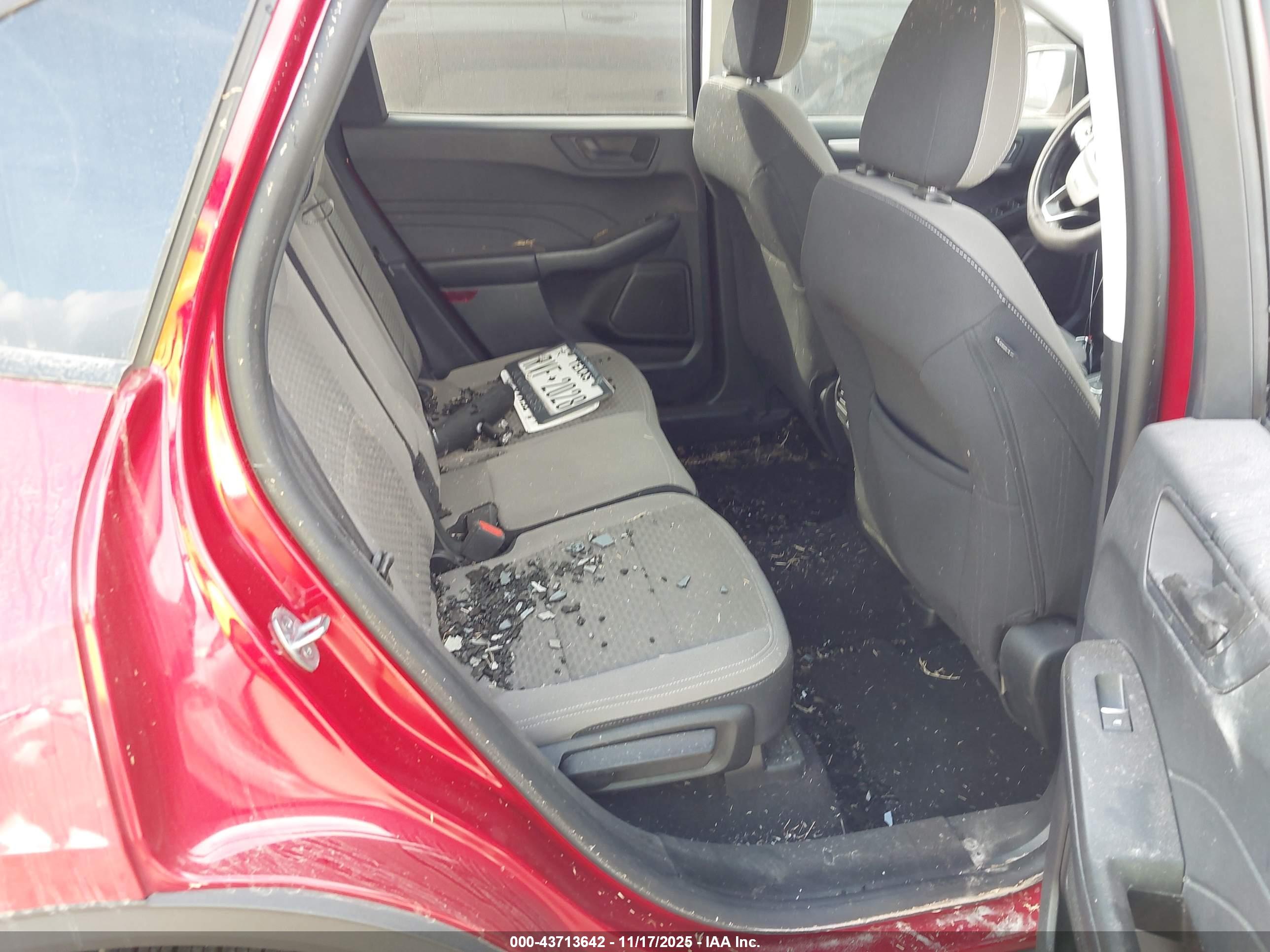 FORD ESCAPE image 8