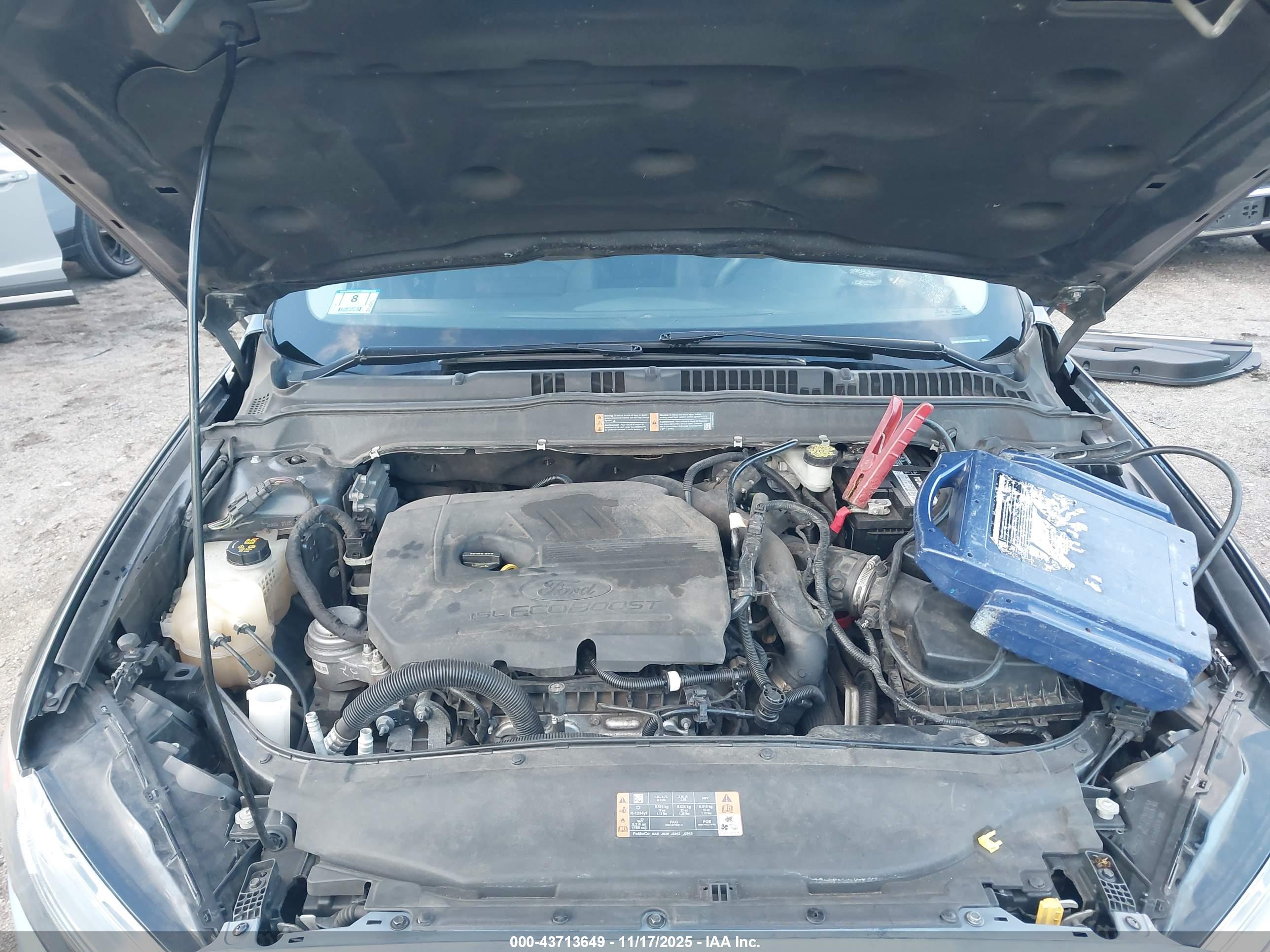 FORD FUSION image 10
