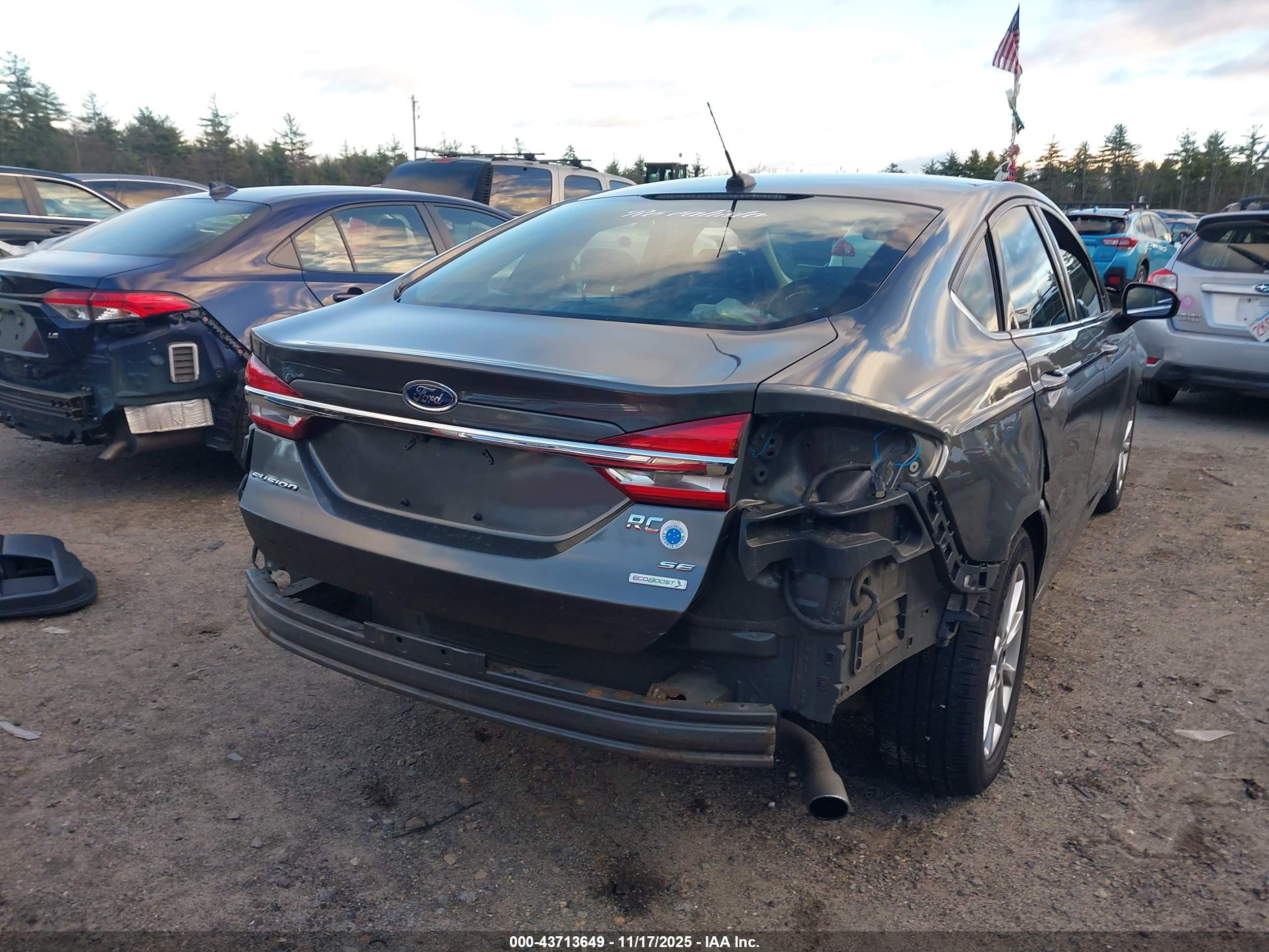 FORD FUSION image 6