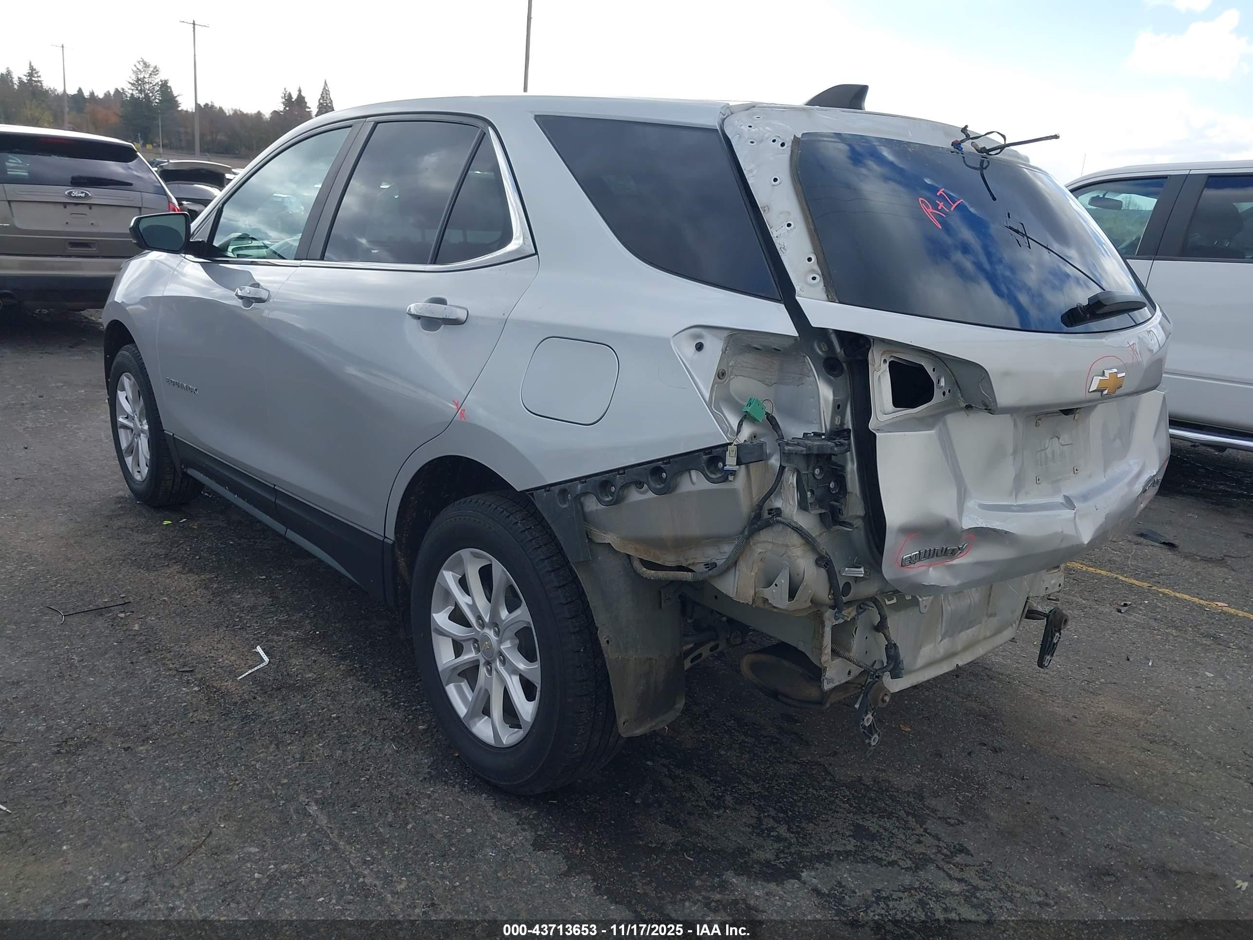 CHEVROLET EQUINOX image 3