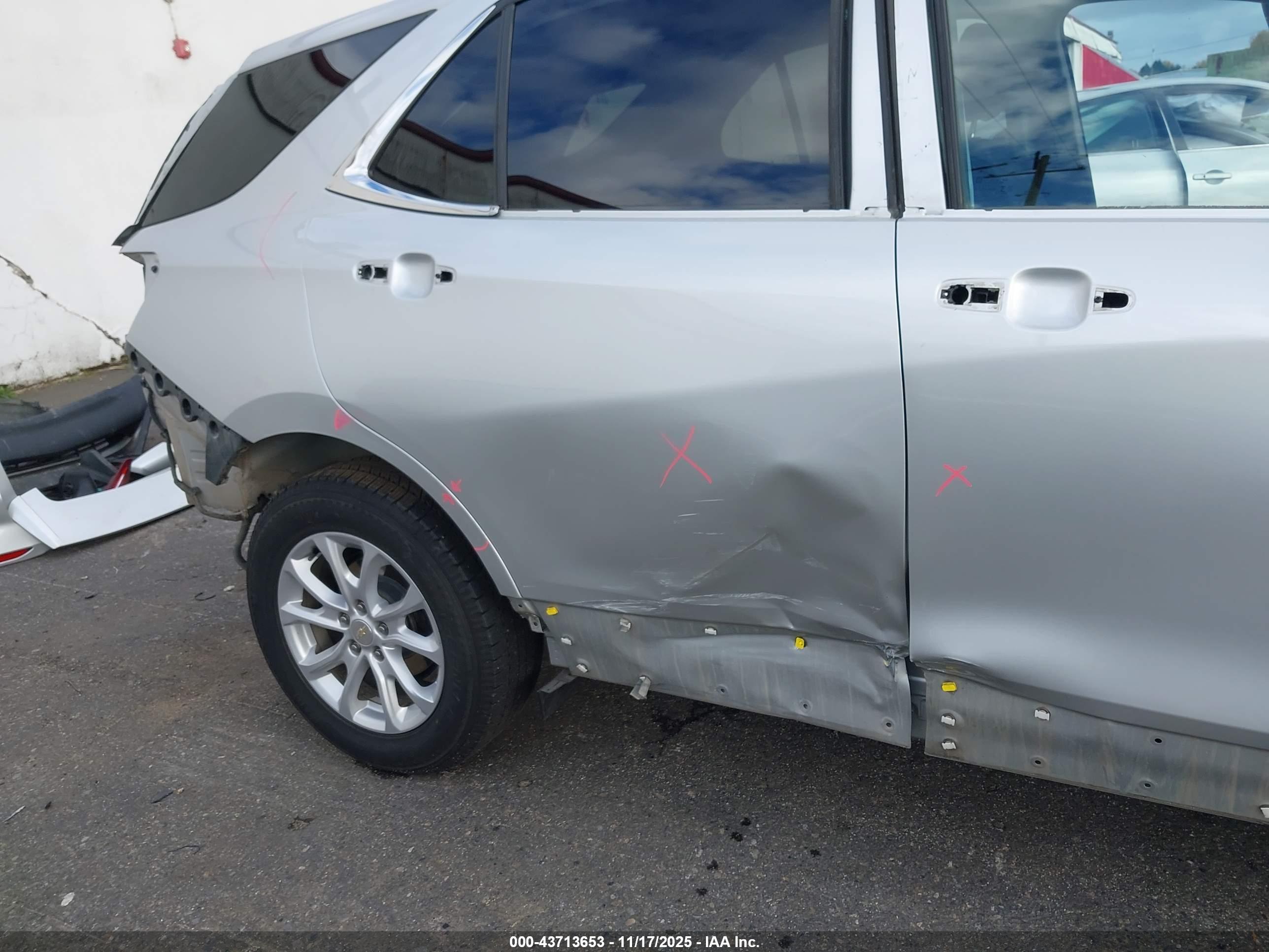 CHEVROLET EQUINOX image 6