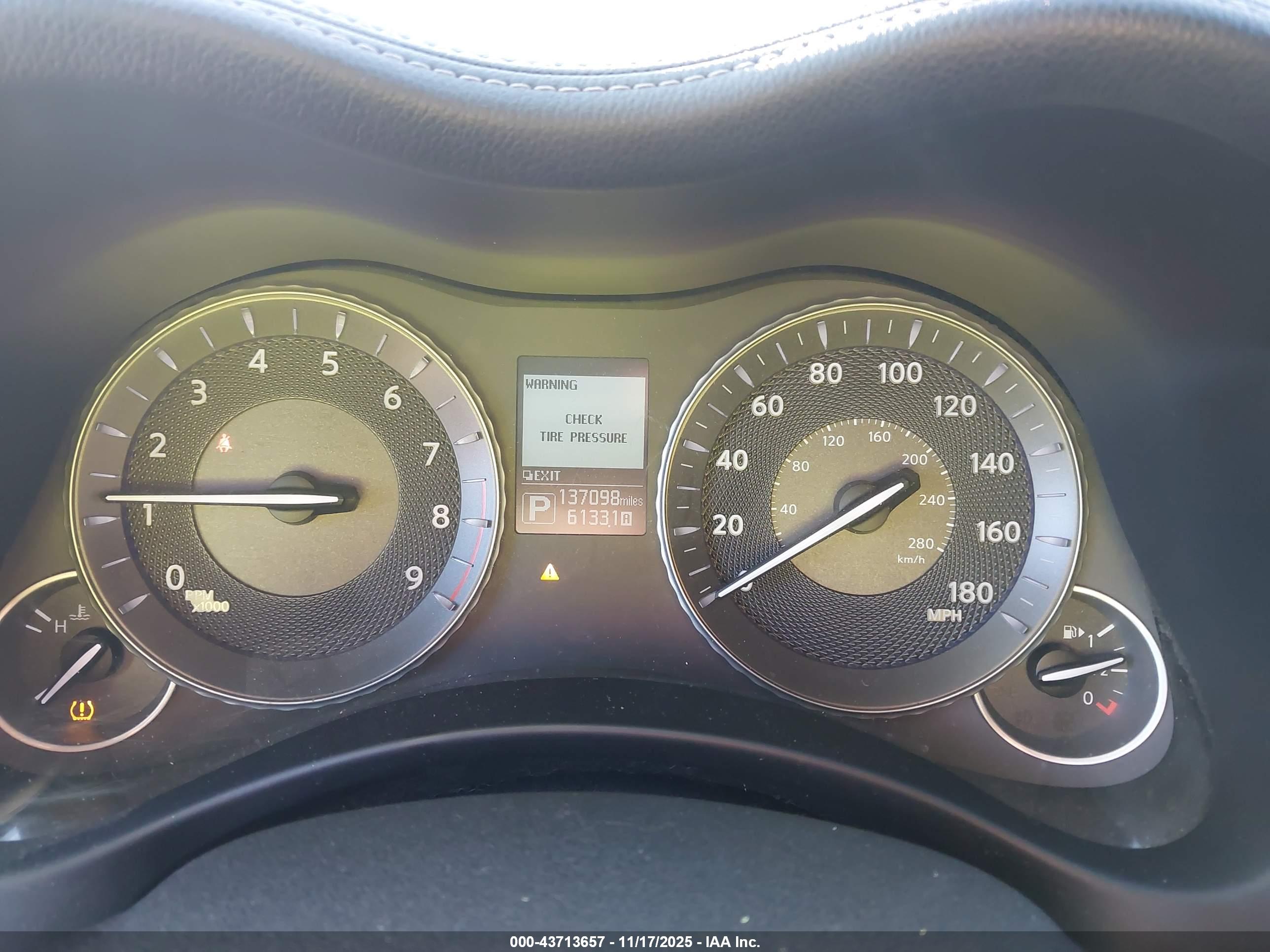 INFINITI Q70 image 7