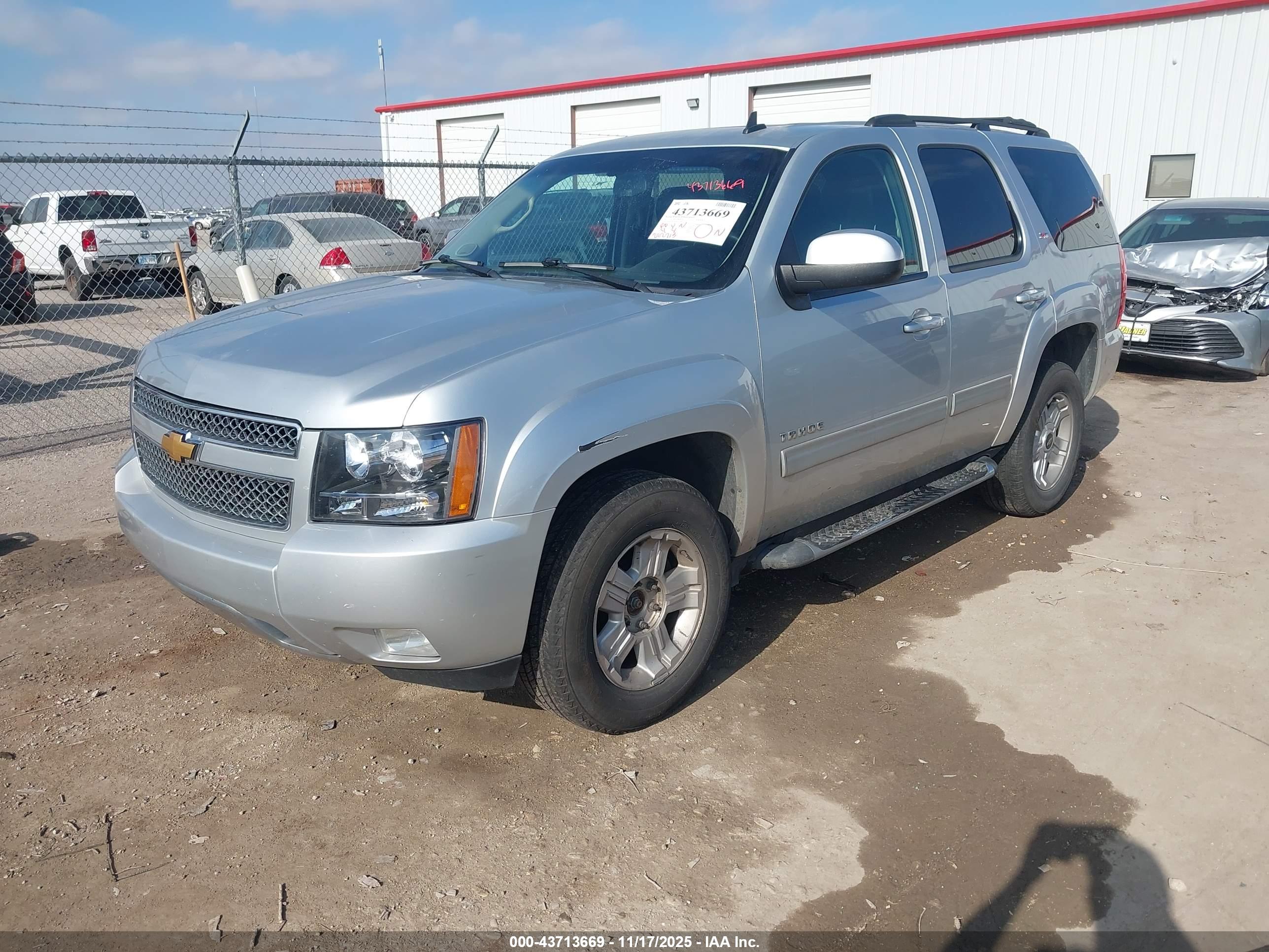 CHEVROLET TAHOE image 2