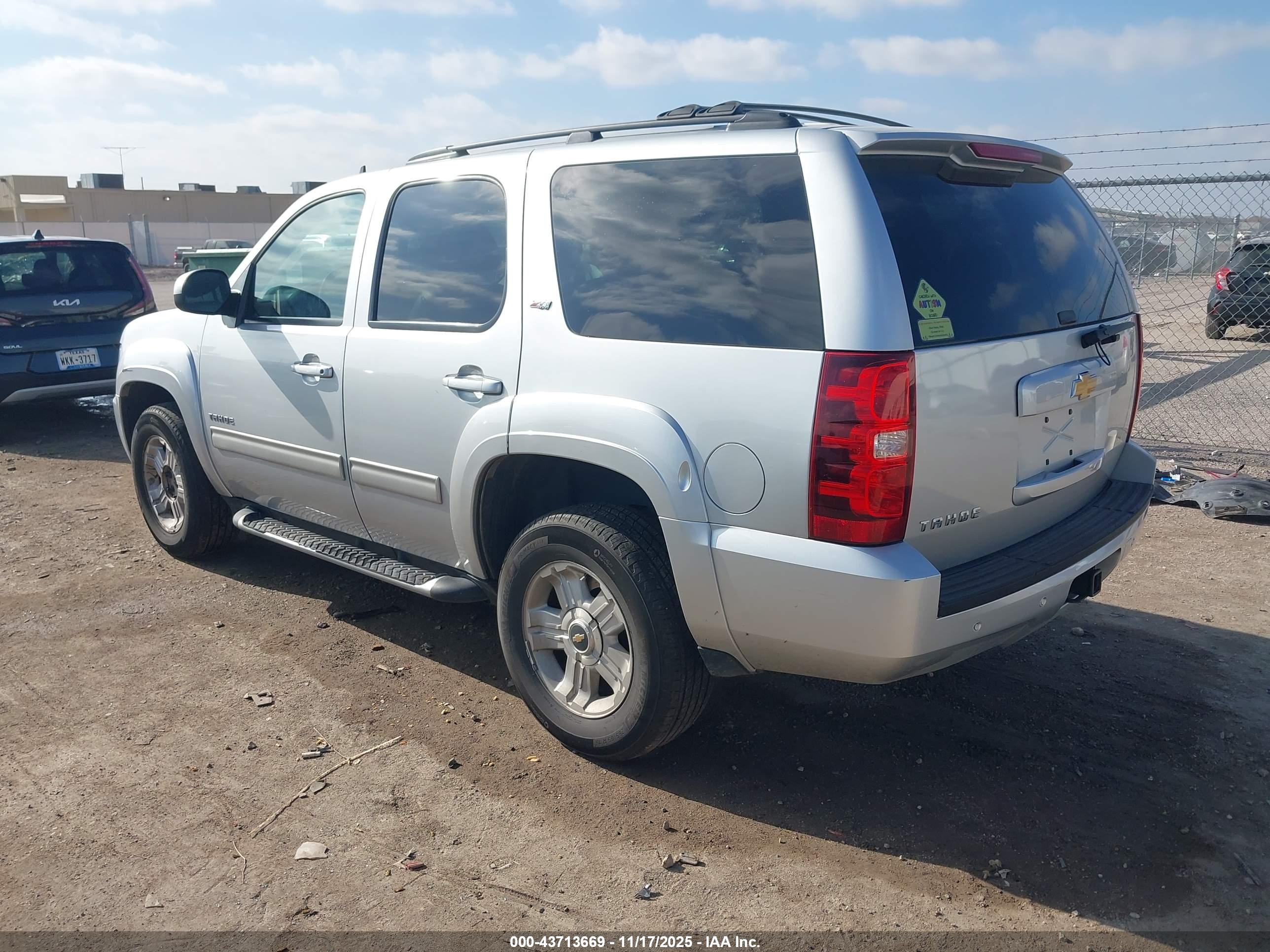 CHEVROLET TAHOE image 3