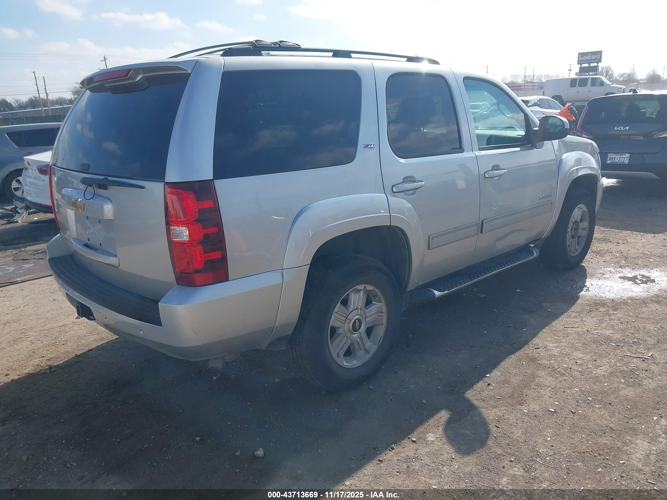 CHEVROLET TAHOE image 4