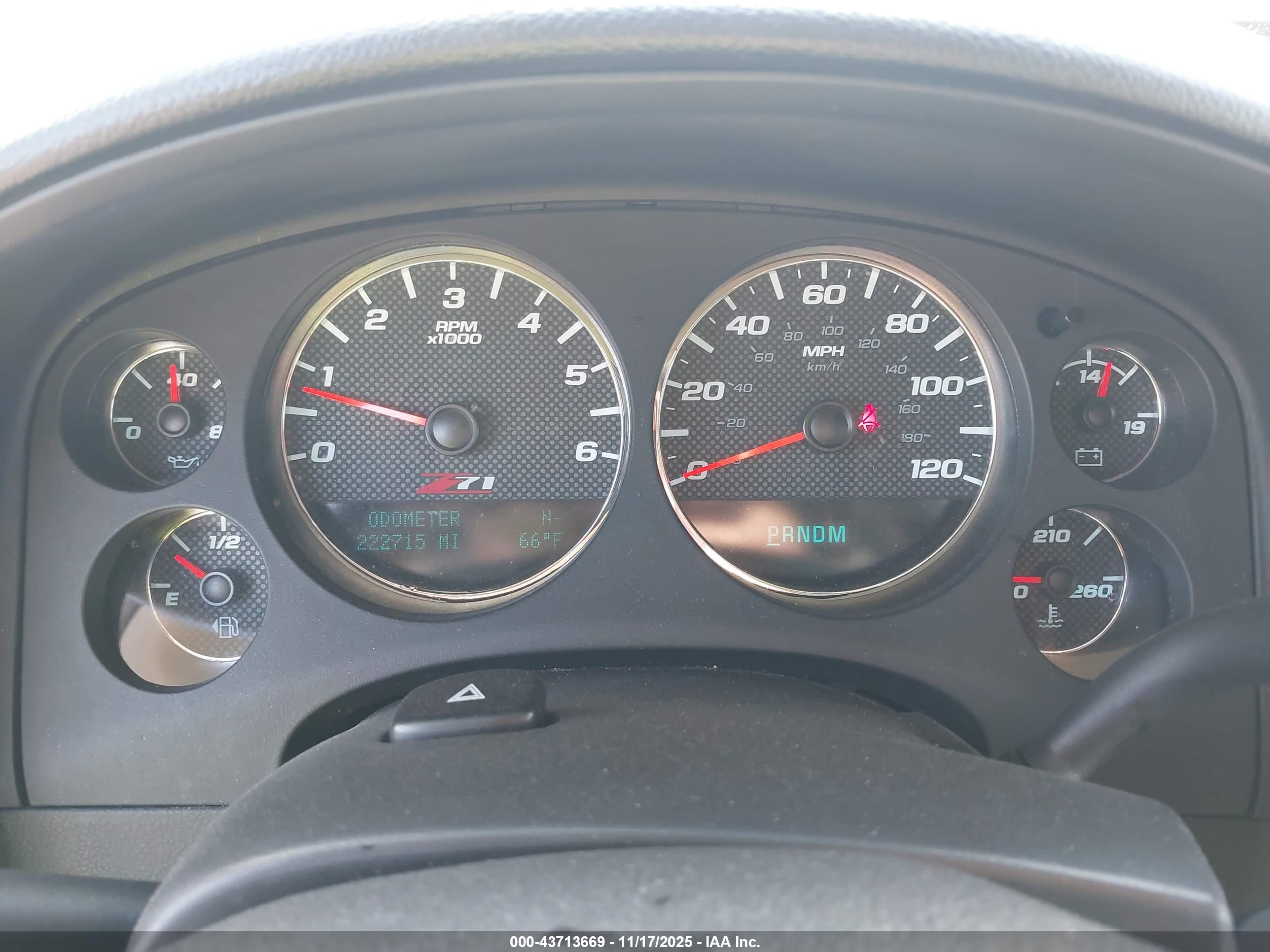 CHEVROLET TAHOE image 7