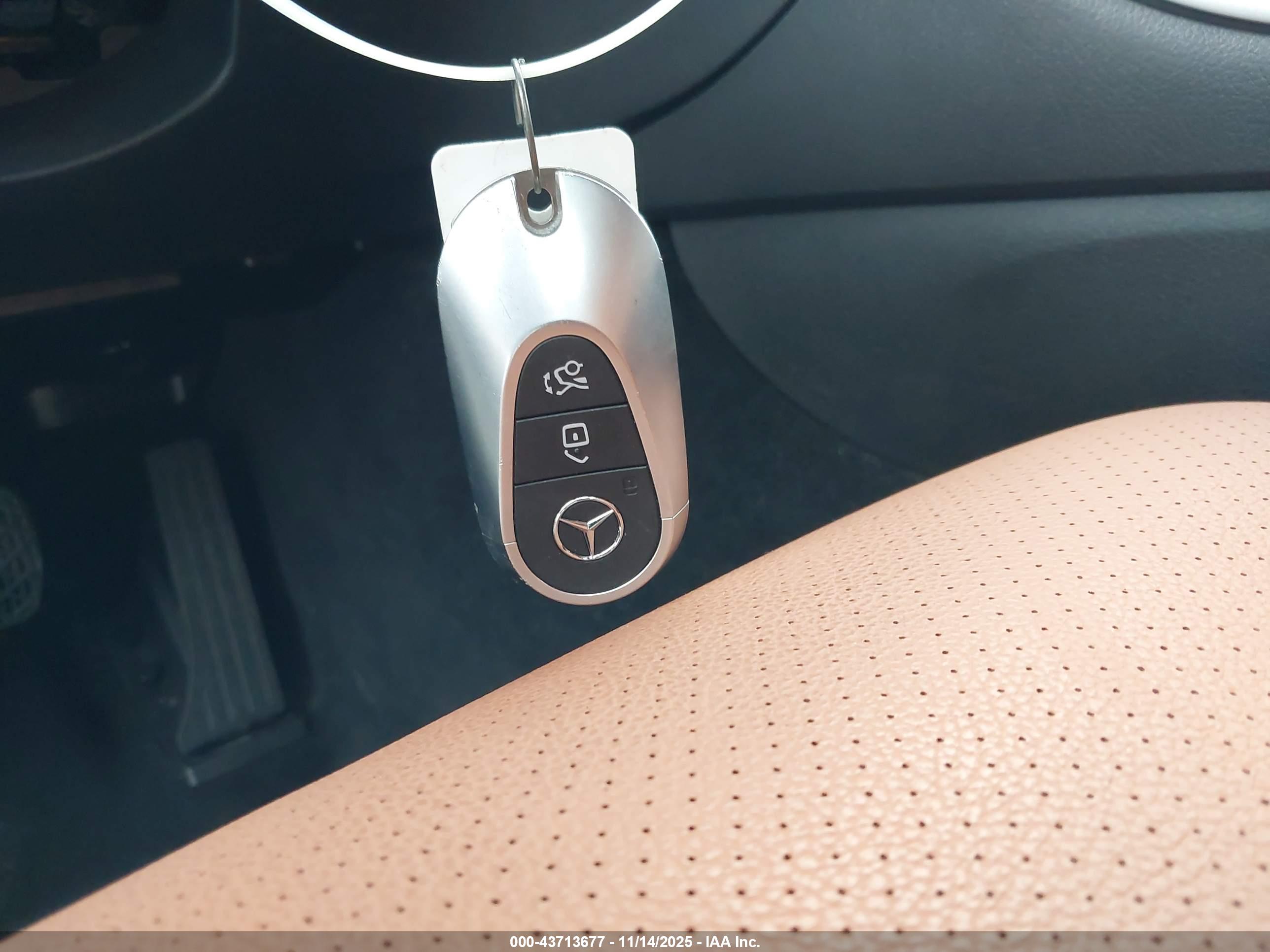 MERCEDES-BENZ C image 11
