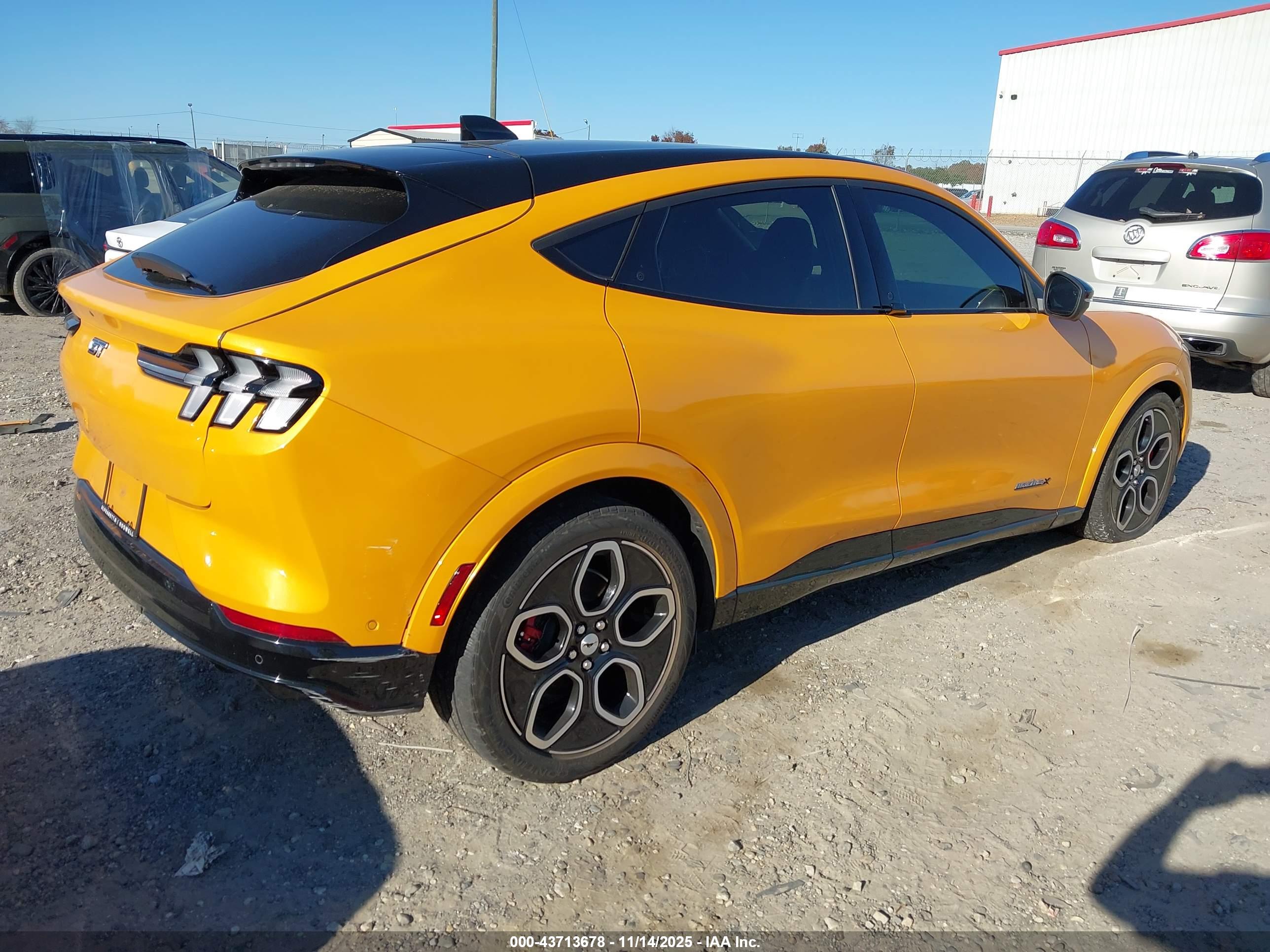 FORD MUSTANG image 4